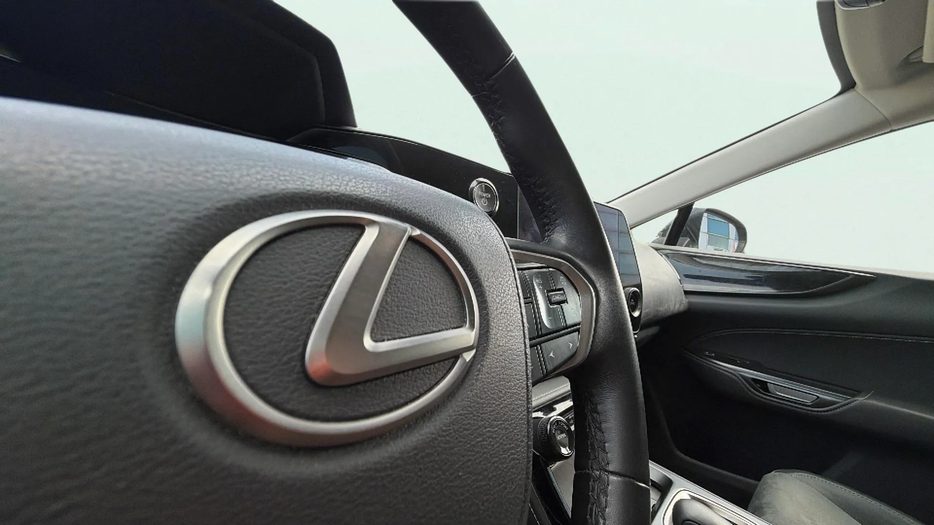 Lexus NX 350h Business 2WD - foto 27