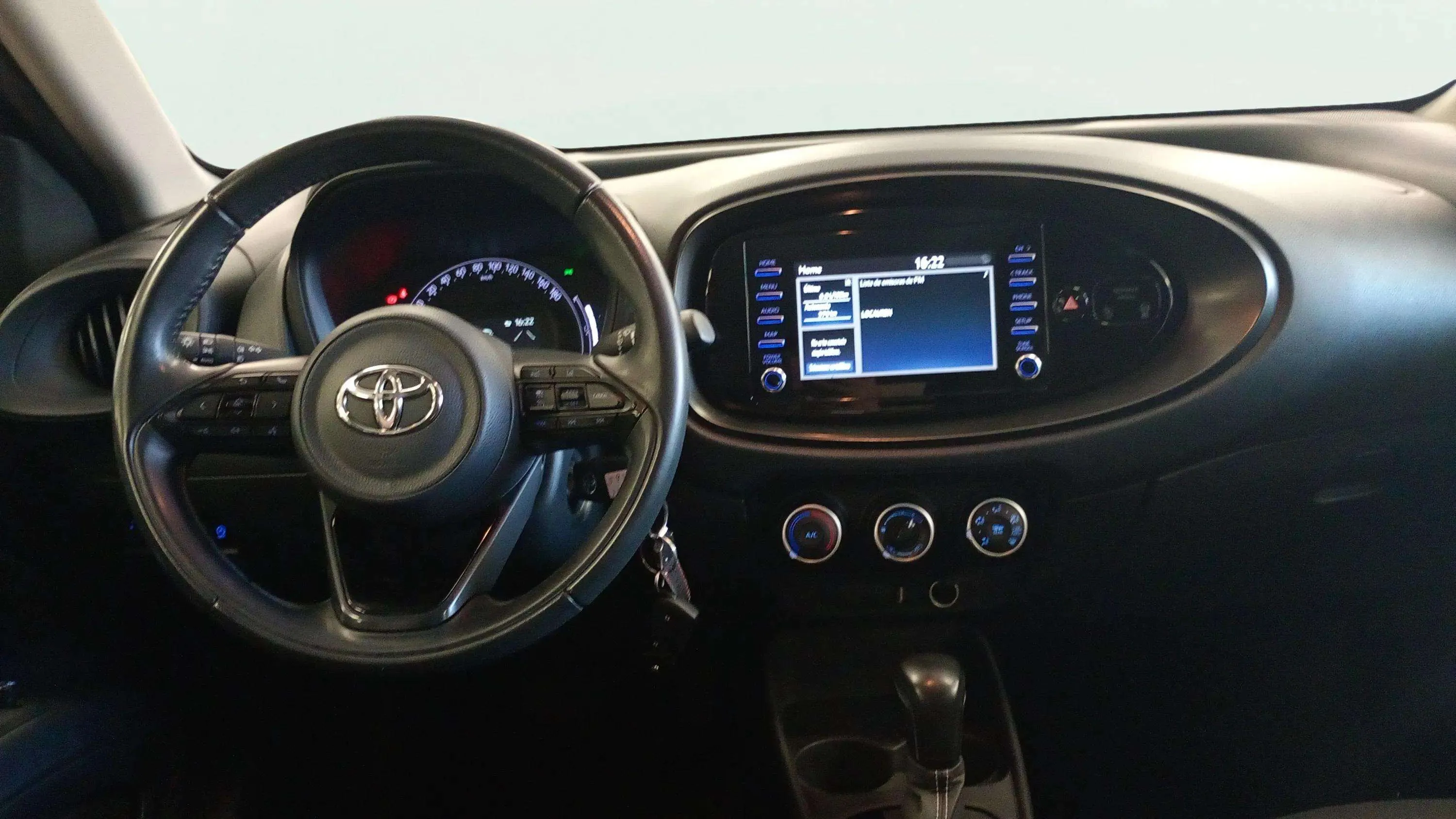 Toyota Aygo 1.0 70 x-play - foto 7