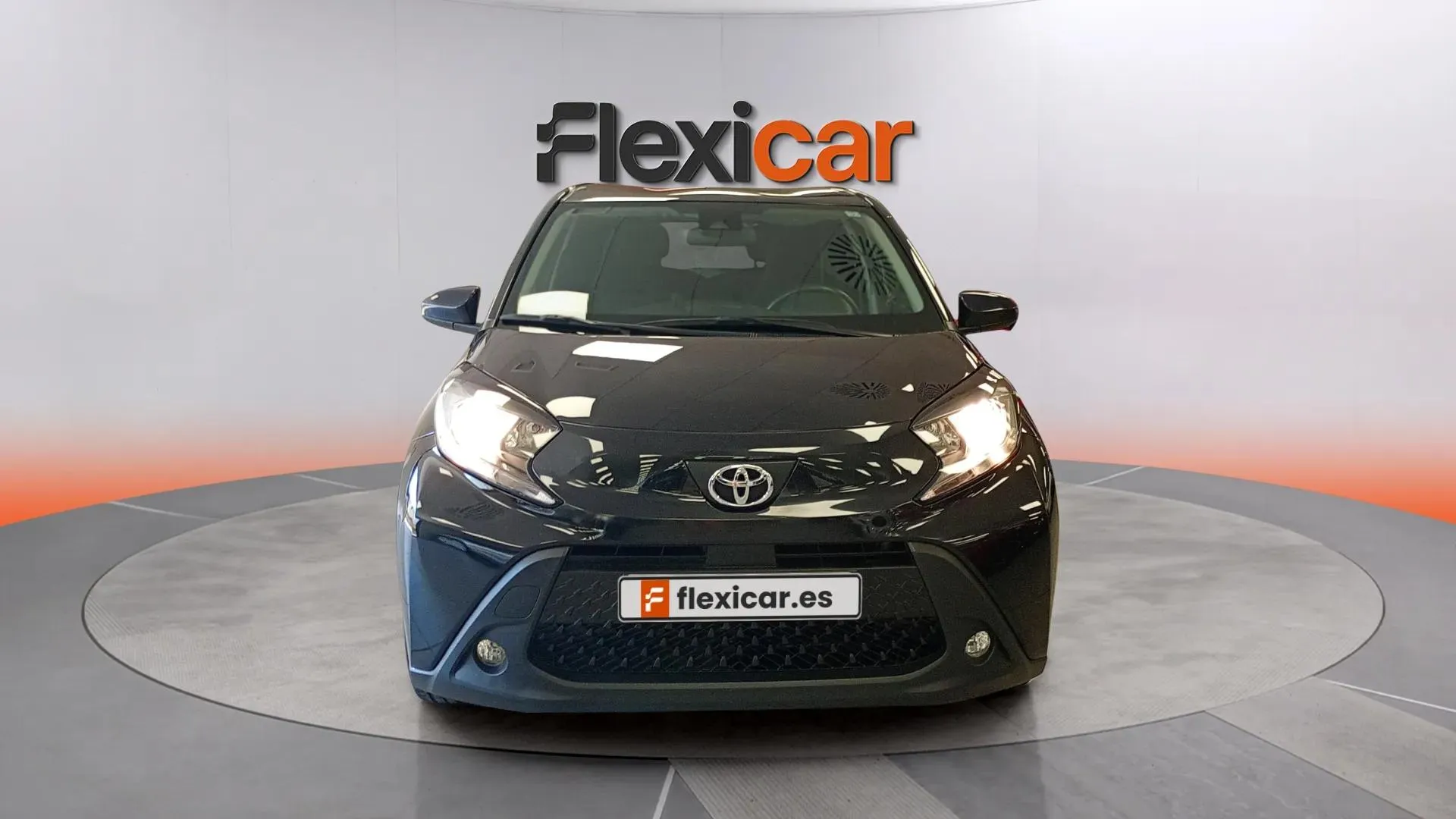Toyota Aygo 1.0 70 x-play - foto 2
