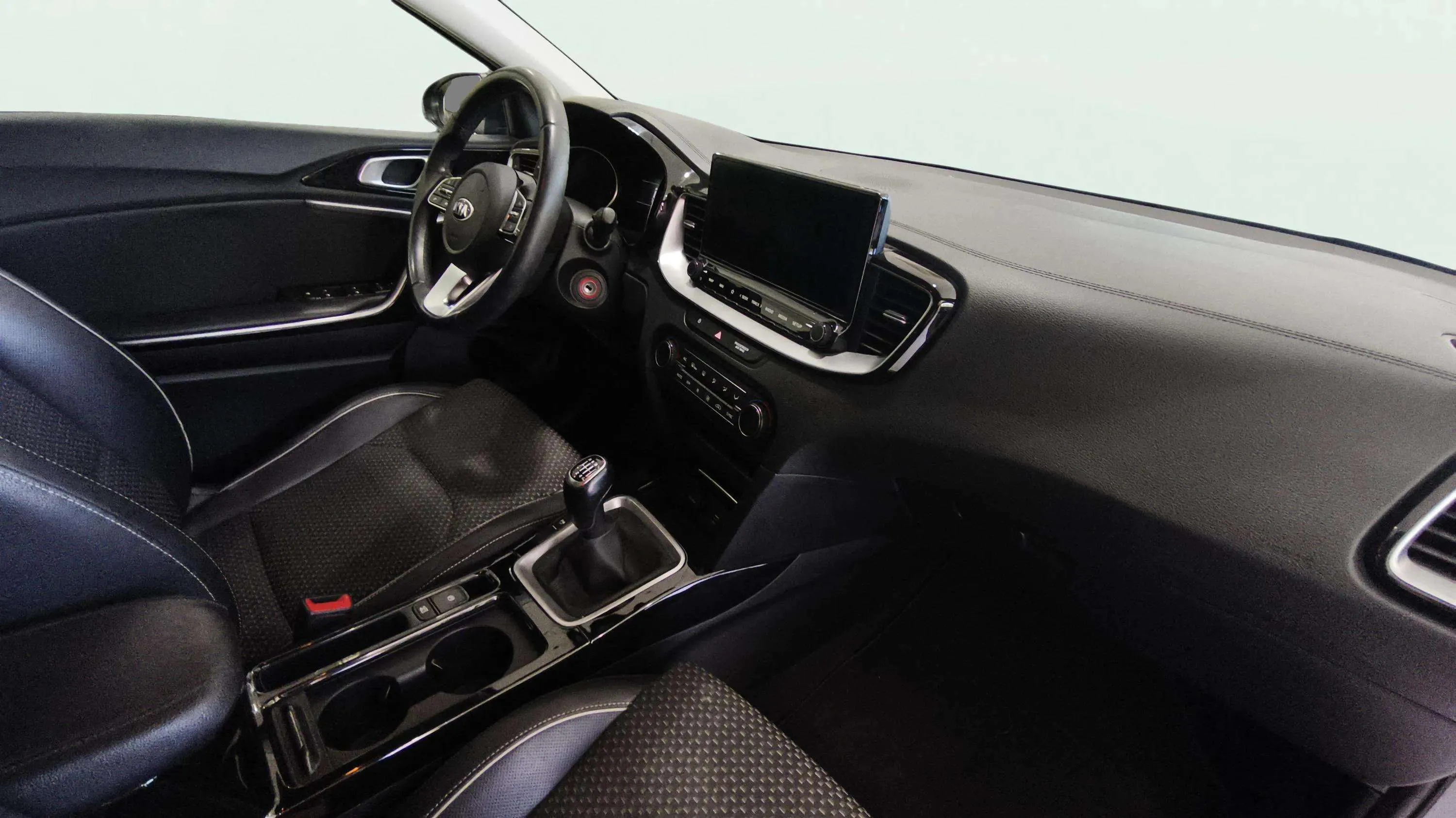 Kia XCeed 1.0 T-GDi Concept - foto 12