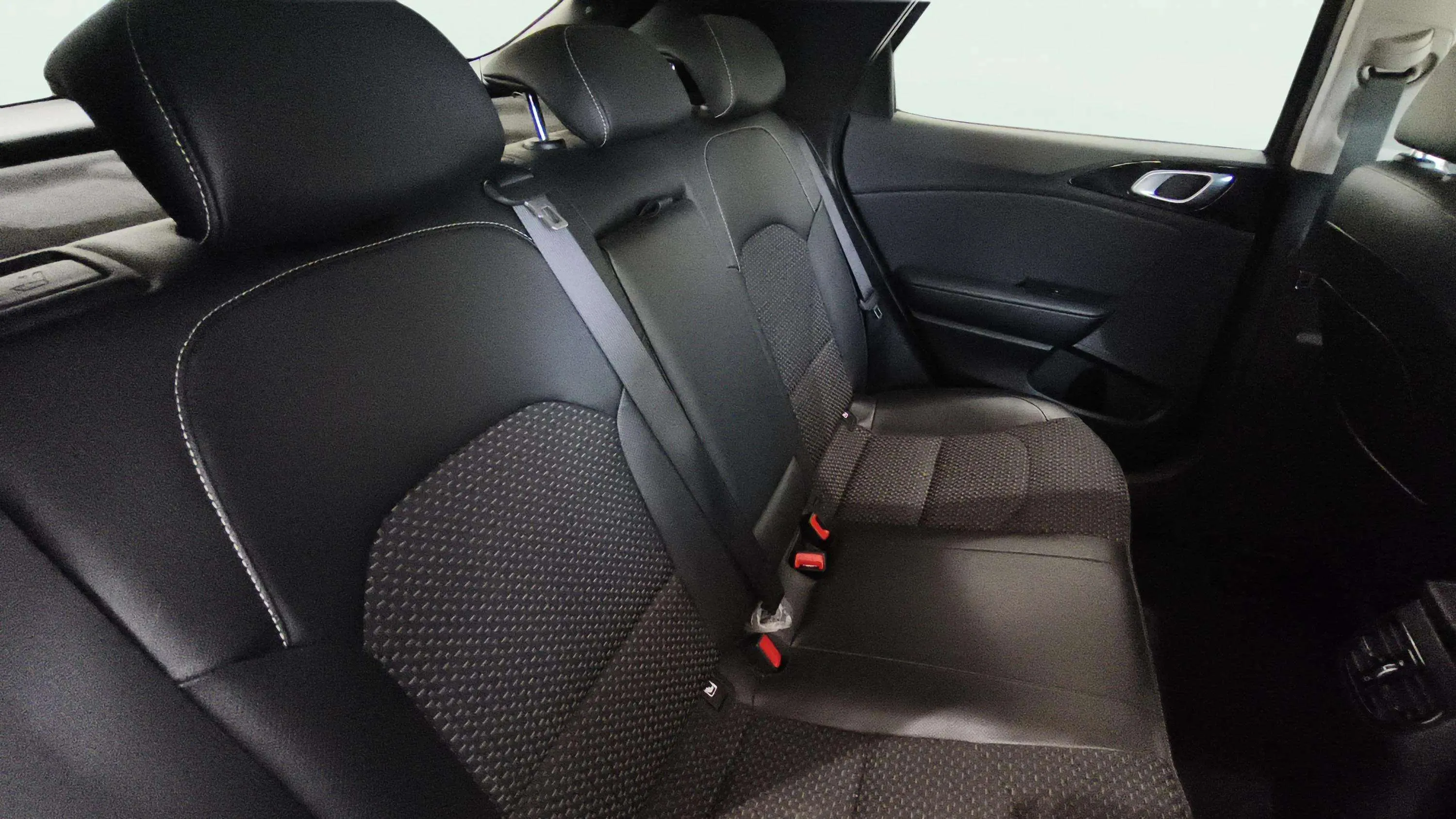 Kia XCeed 1.0 T-GDi Concept - foto 13