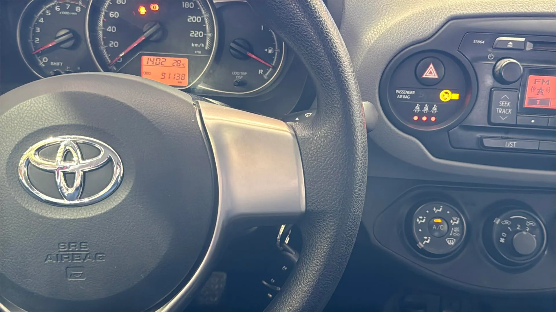 Toyota Yaris 1.0 70 Active - foto 17