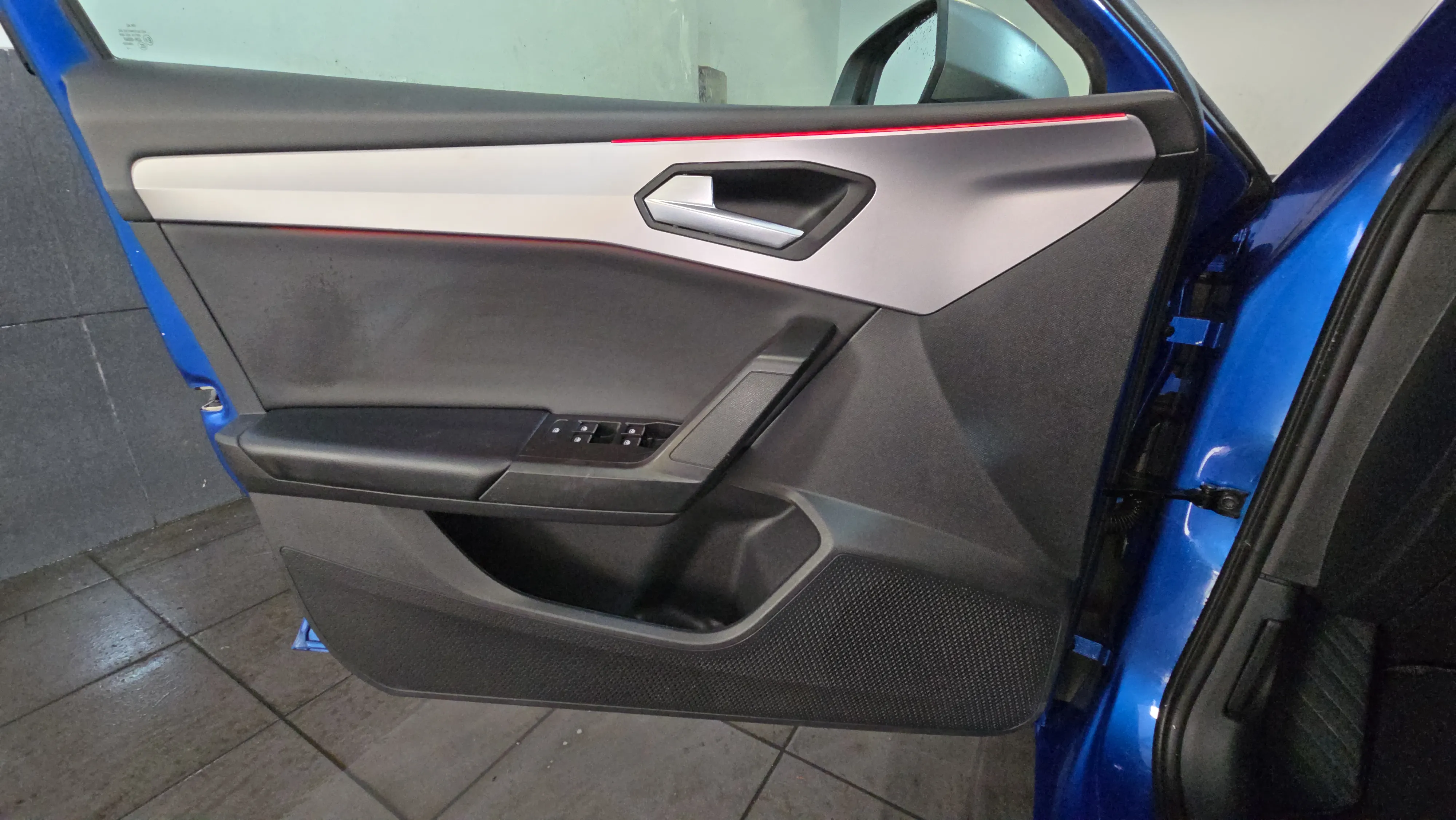 SEAT León 1.0 eTSI DSG-7 FR 25 Aniv - foto 17