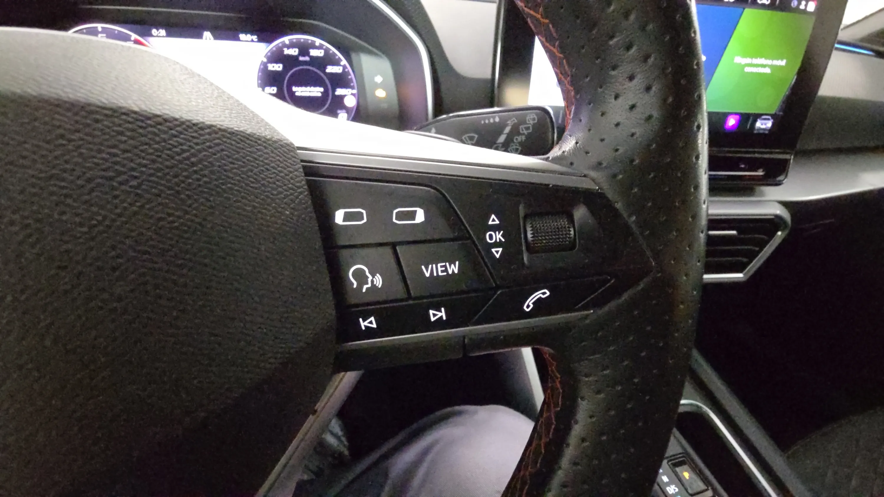 SEAT León 1.0 eTSI DSG-7 FR 25 Aniv - foto 13