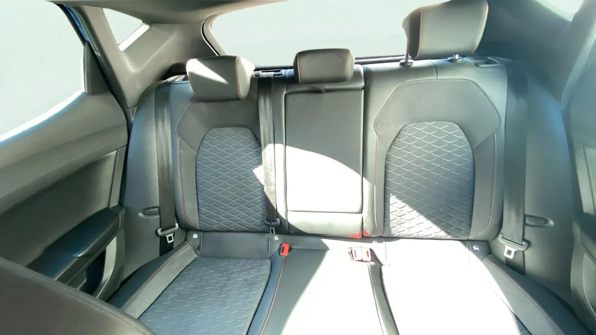 SEAT León 1.0 eTSI DSG-7 FR 25 Aniv - foto 19