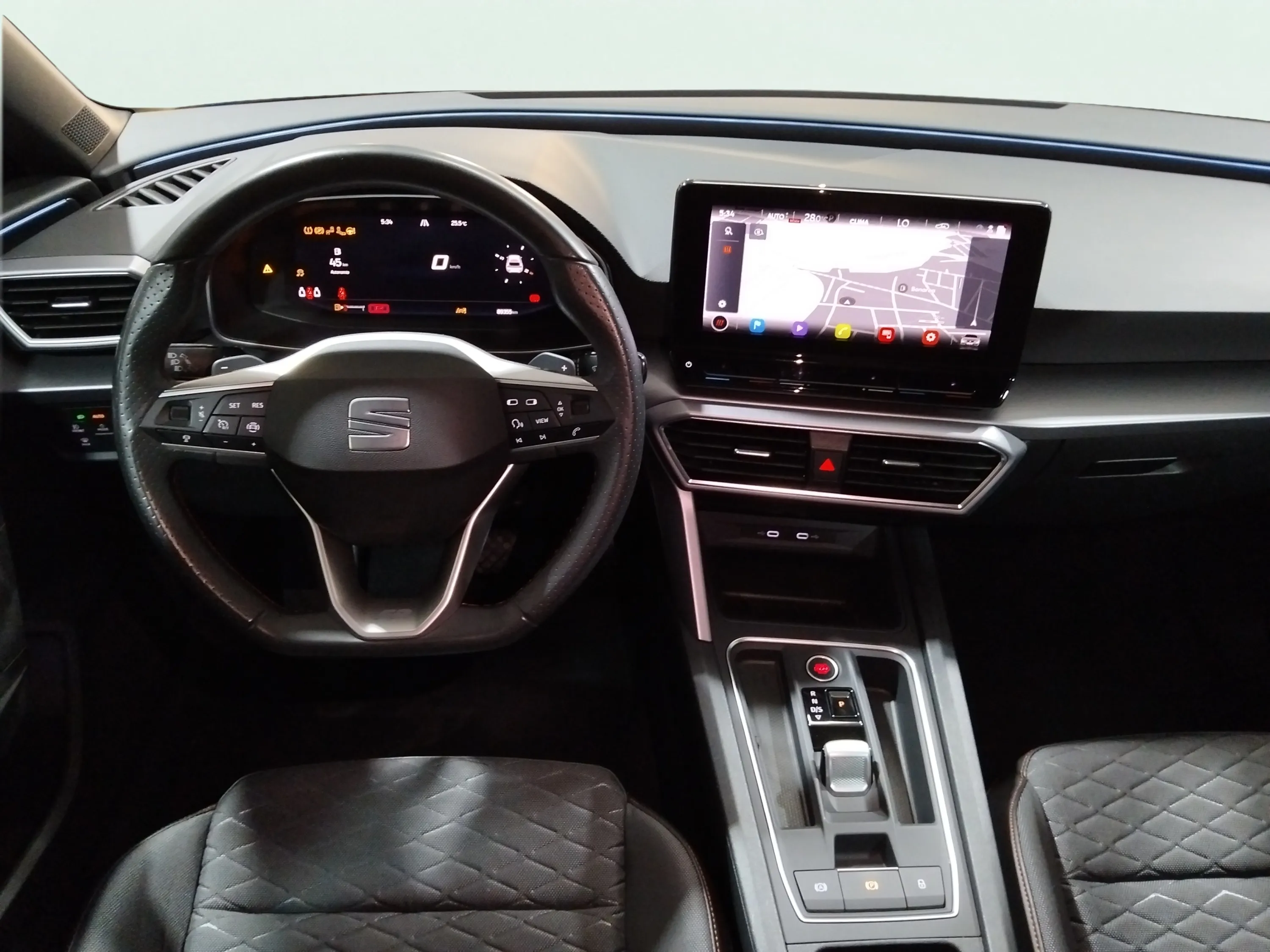 SEAT León 1.0 eTSI DSG-7 FR 25 Aniv - foto 9