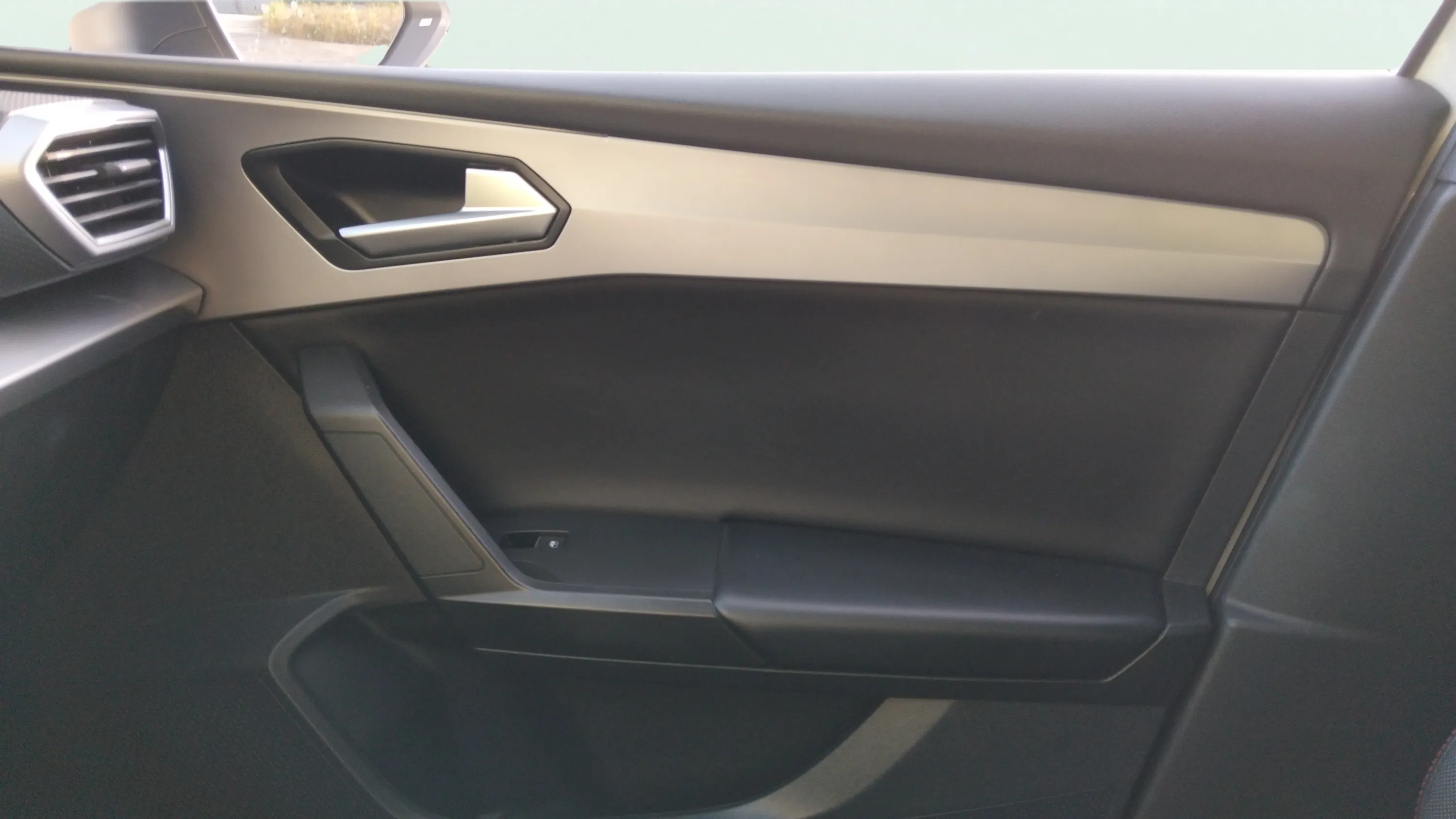 SEAT León 1.0 eTSI DSG-7 FR 25 Aniv - foto 22