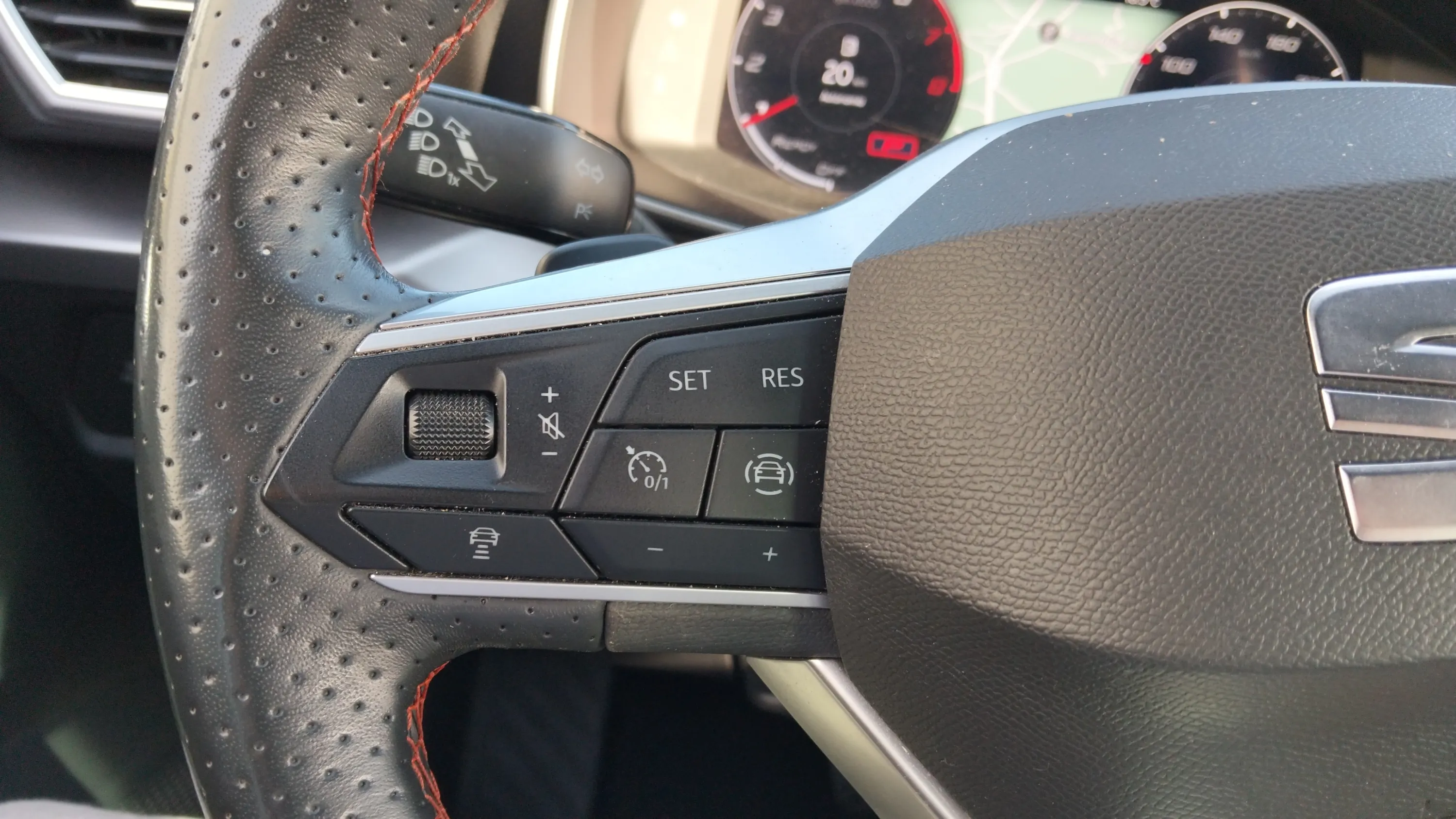 SEAT León 1.0 eTSI DSG-7 FR 25 Aniv - foto 12
