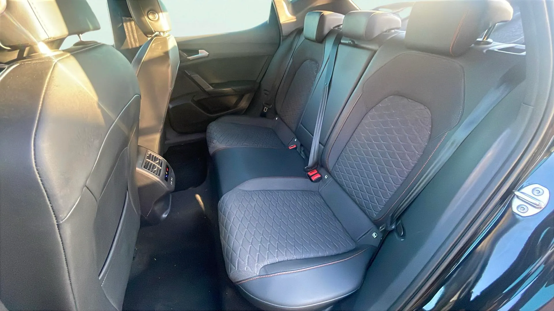 SEAT León 1.0 eTSI DSG-7 FR 25 Aniv - foto 15
