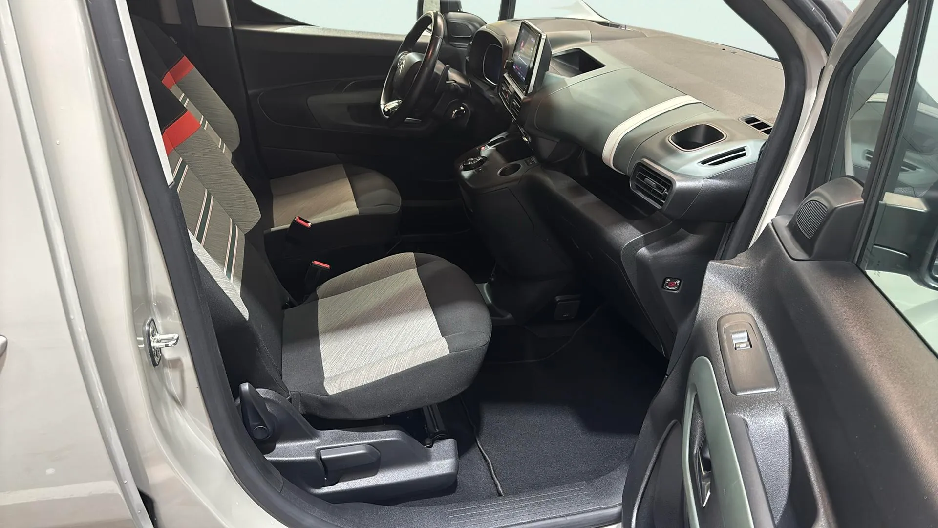 Citroën Berlingo Talla XL BlueHDi 130 EAT8 Shine - foto 41
