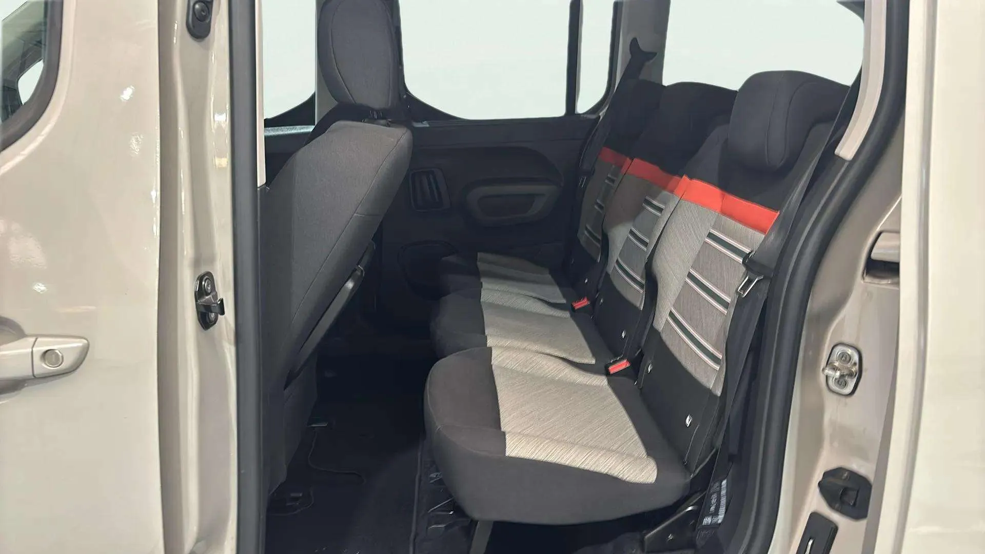 Citroën Berlingo Talla XL BlueHDi 130 EAT8 Shine - foto 23
