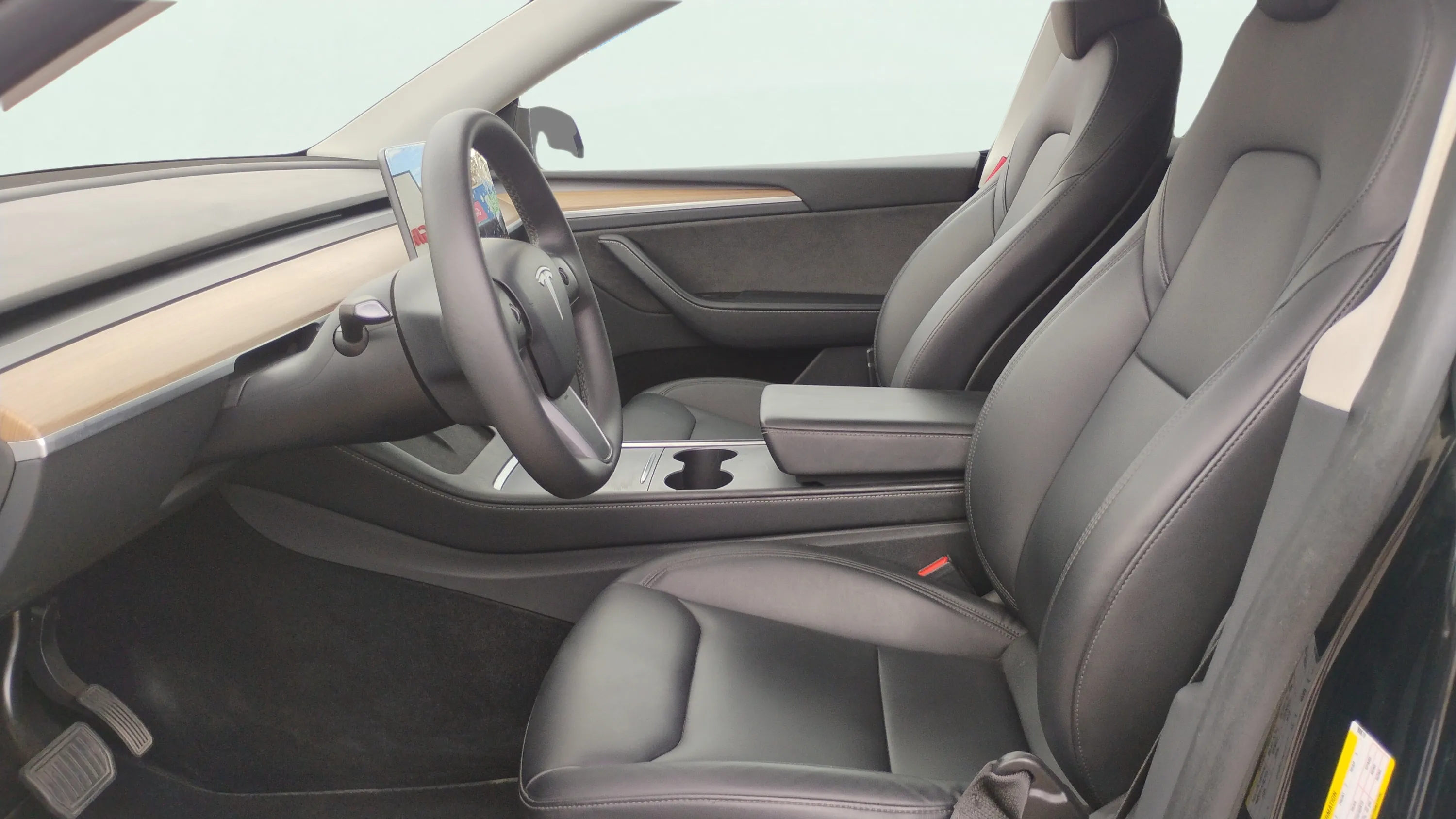 Tesla Model Y 60KWH 12/2023 - foto 18