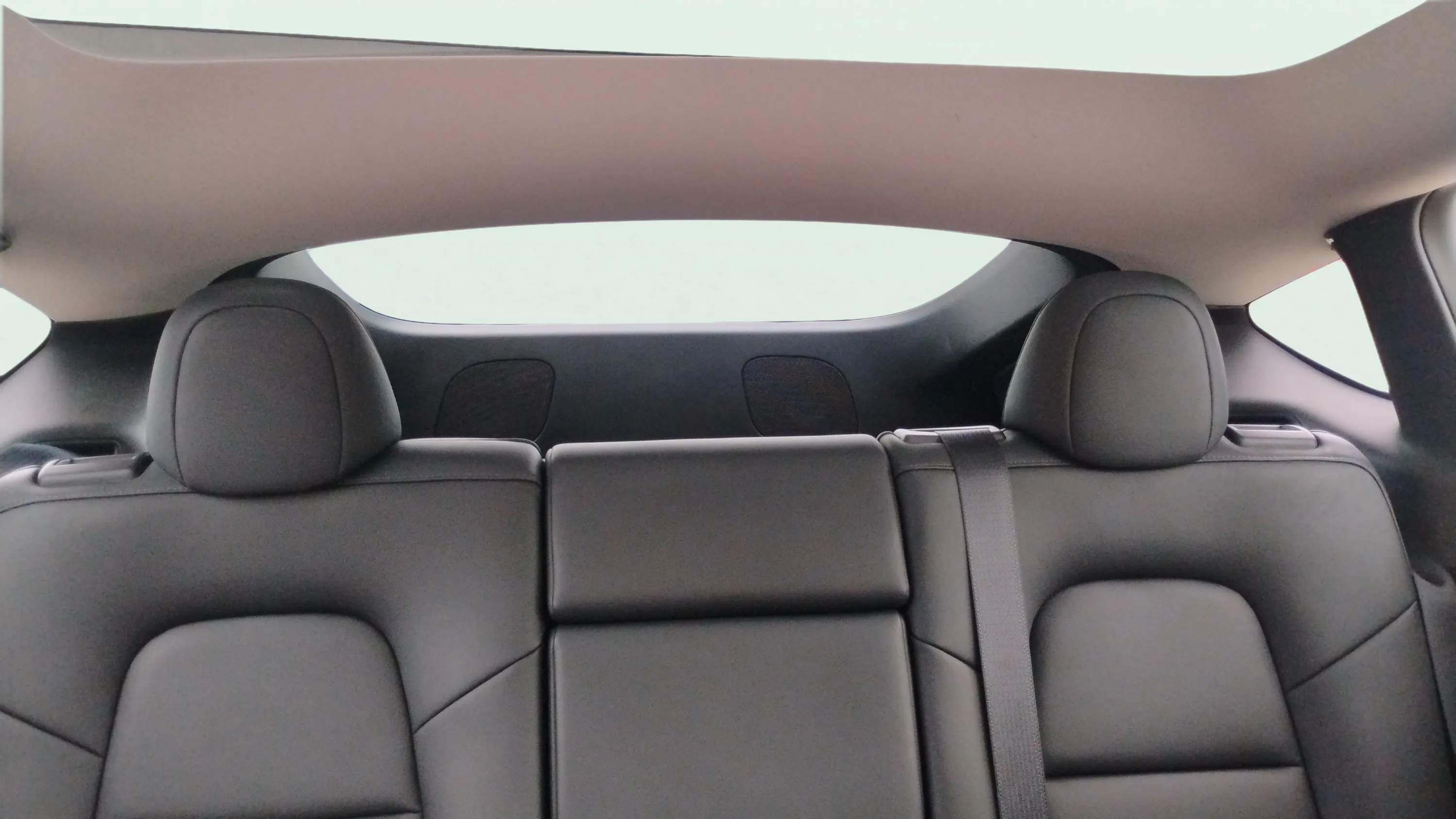 Tesla Model Y 60KWH 12/2023 - foto 17