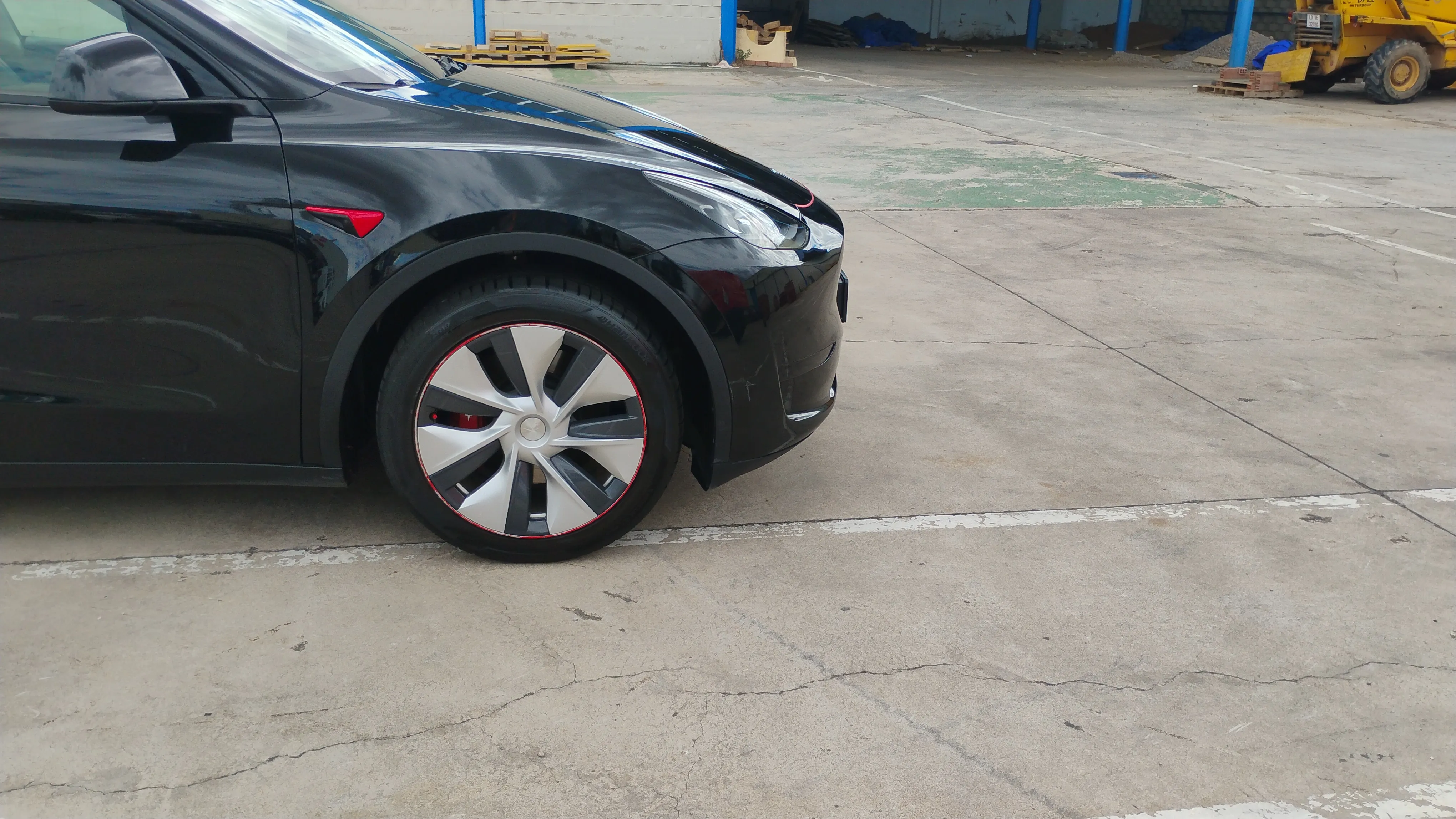 Tesla Model Y 60KWH 12/2023 - foto 24