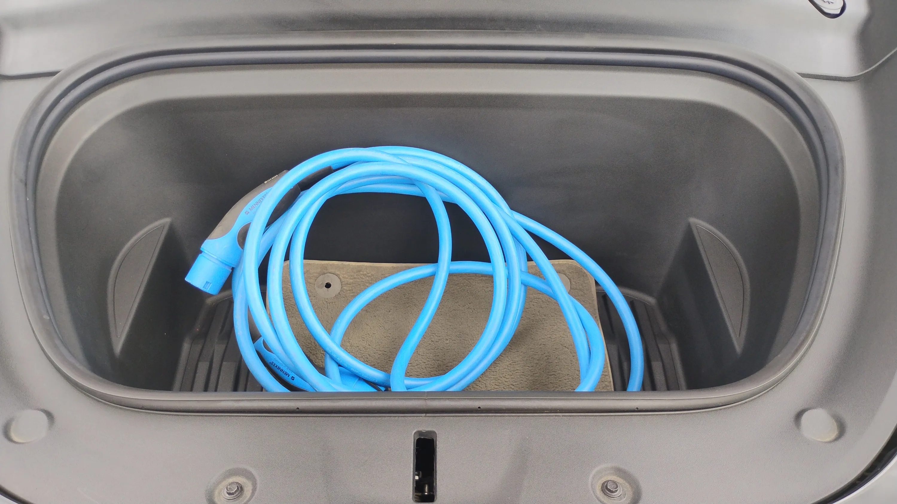 Tesla Model Y 60KWH 12/2023 - foto 21