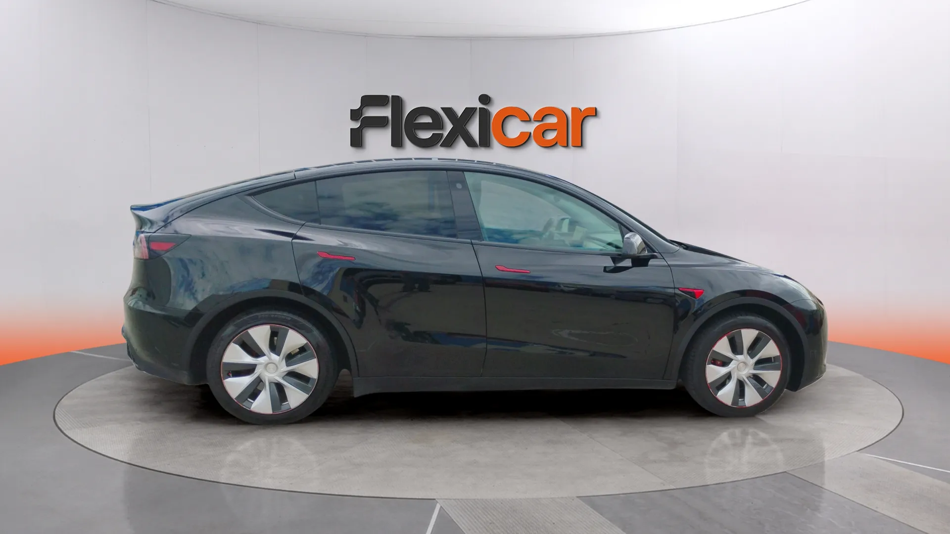 Tesla Model Y 60KWH 12/2023 - foto 2