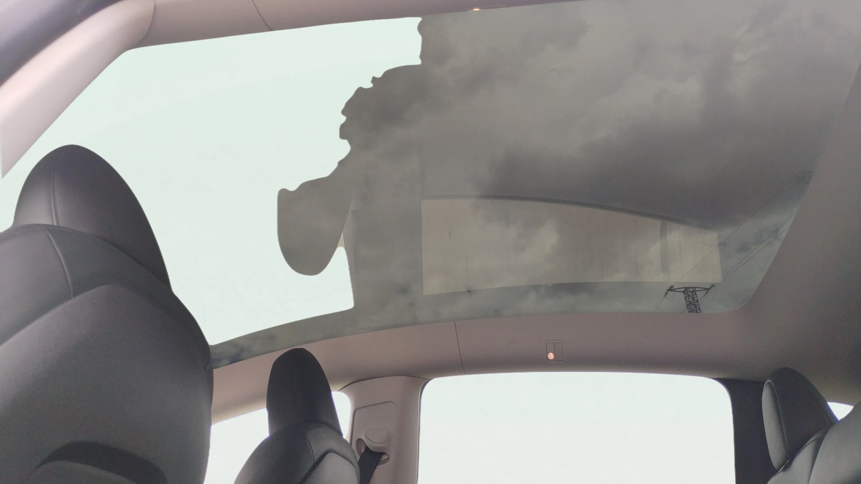 Tesla Model Y 60KWH 12/2023 - foto 23