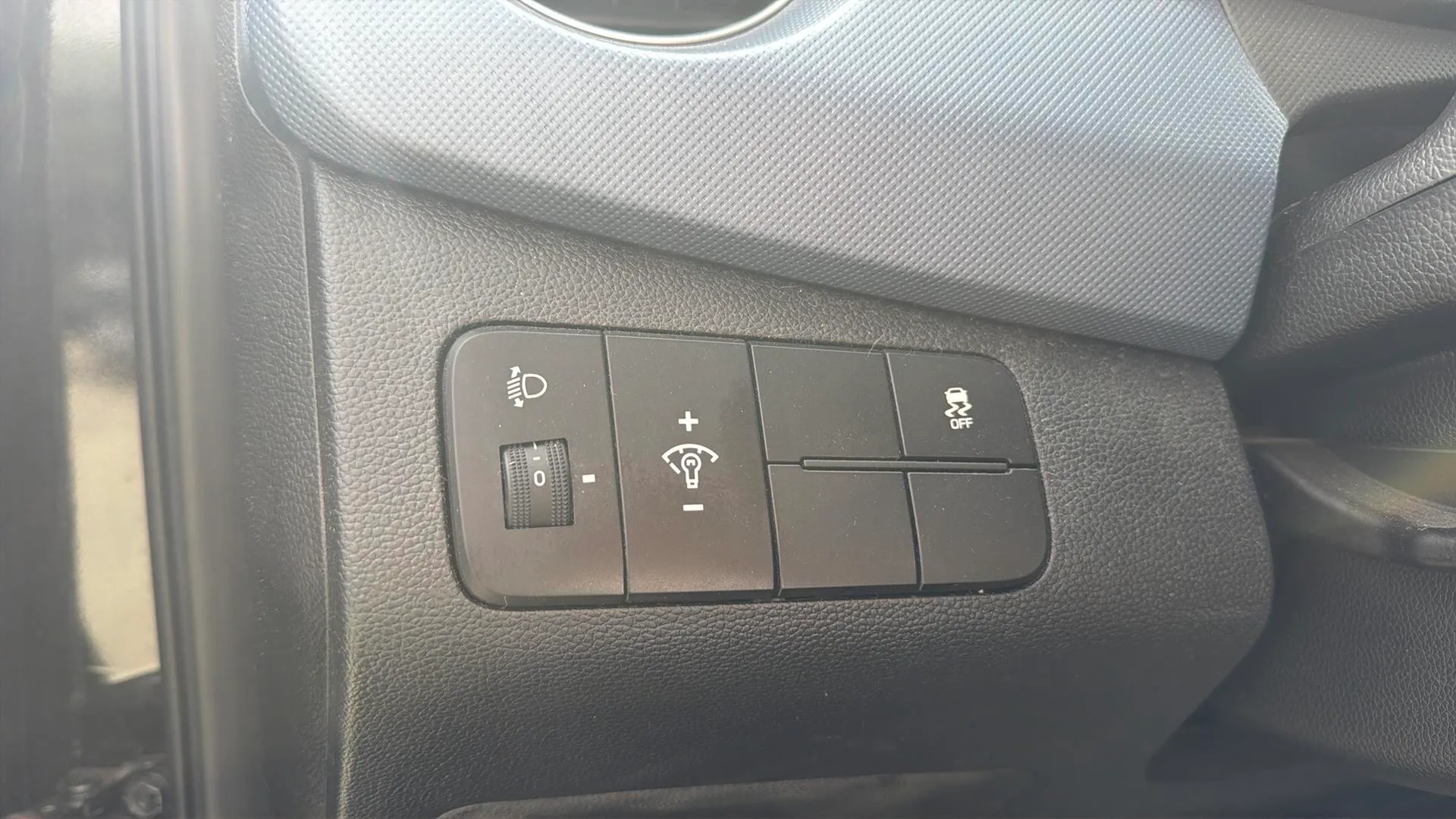 Hyundai i10 1.0 Tecno - foto 23