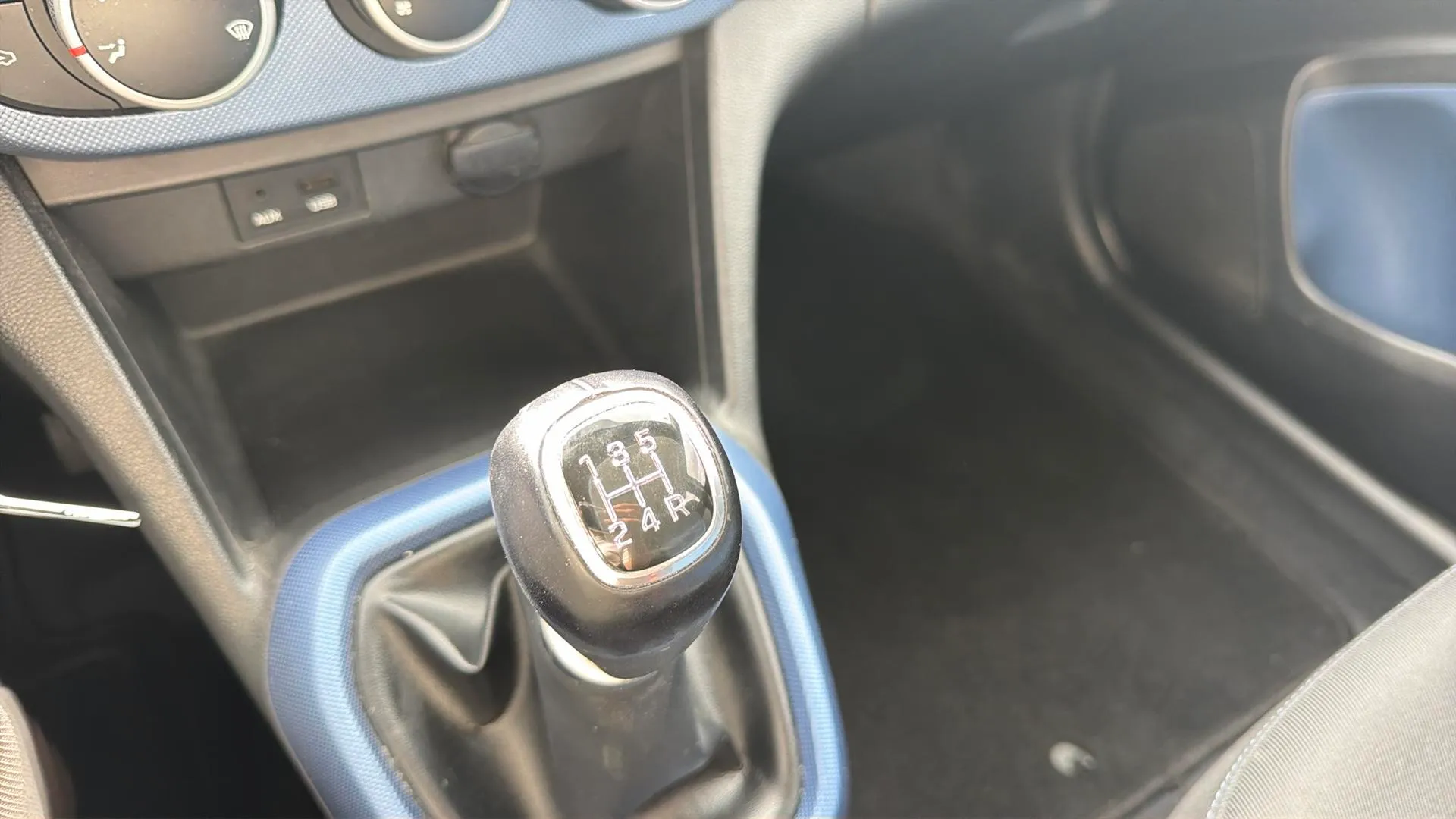 Hyundai i10 1.0 Tecno - foto 21