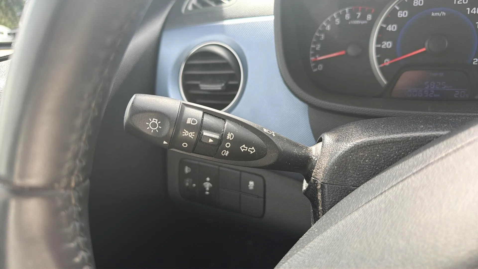 Hyundai i10 1.0 Tecno - foto 17