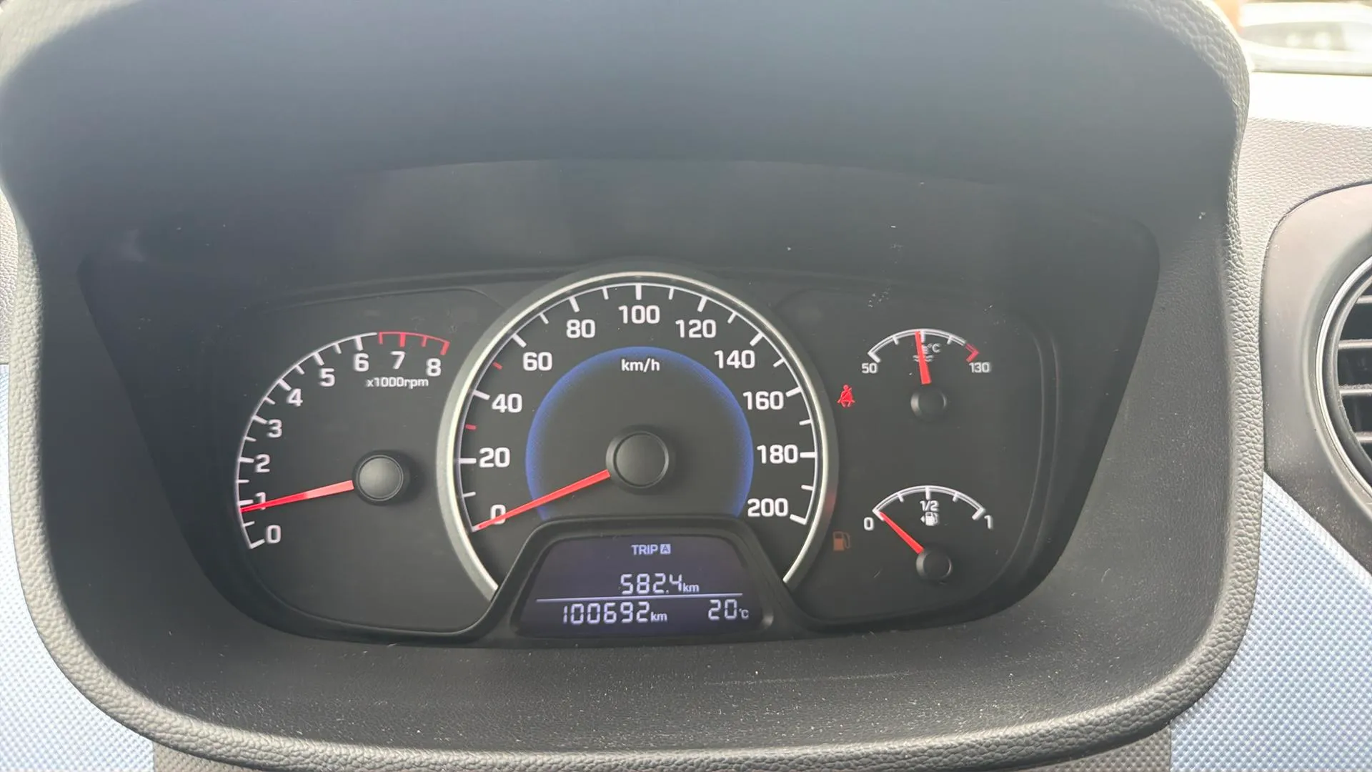 Hyundai i10 1.0 Tecno - foto 12