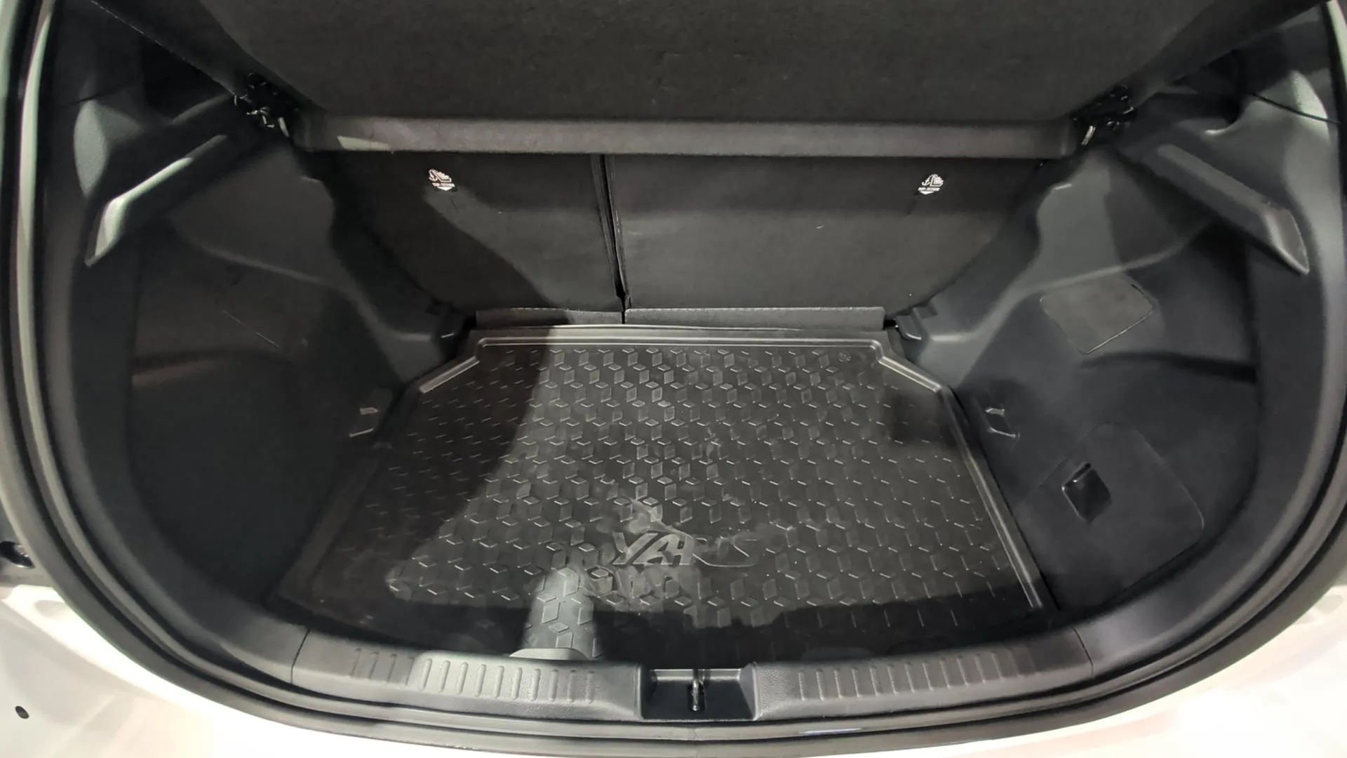 Toyota Yaris 1.5 120H Active Plus - foto 26