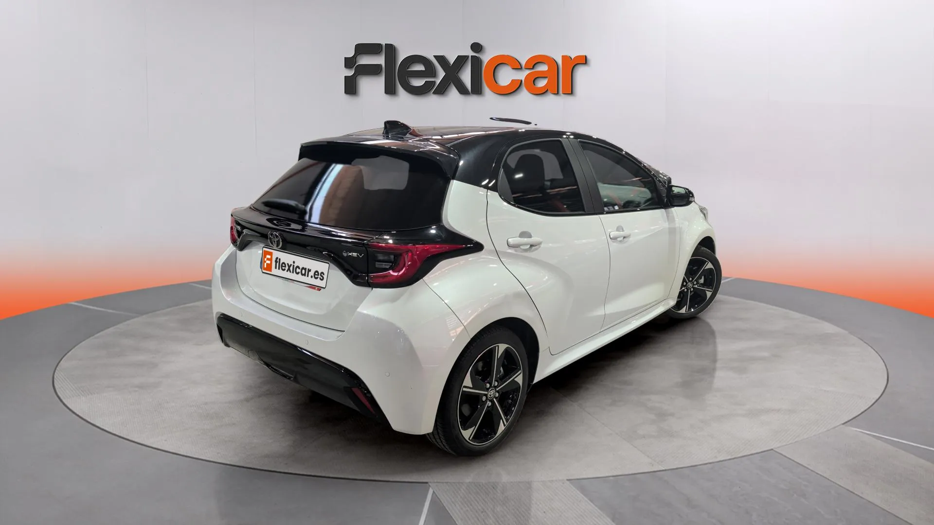 Toyota Yaris 1.5 120H Active Plus - foto 7