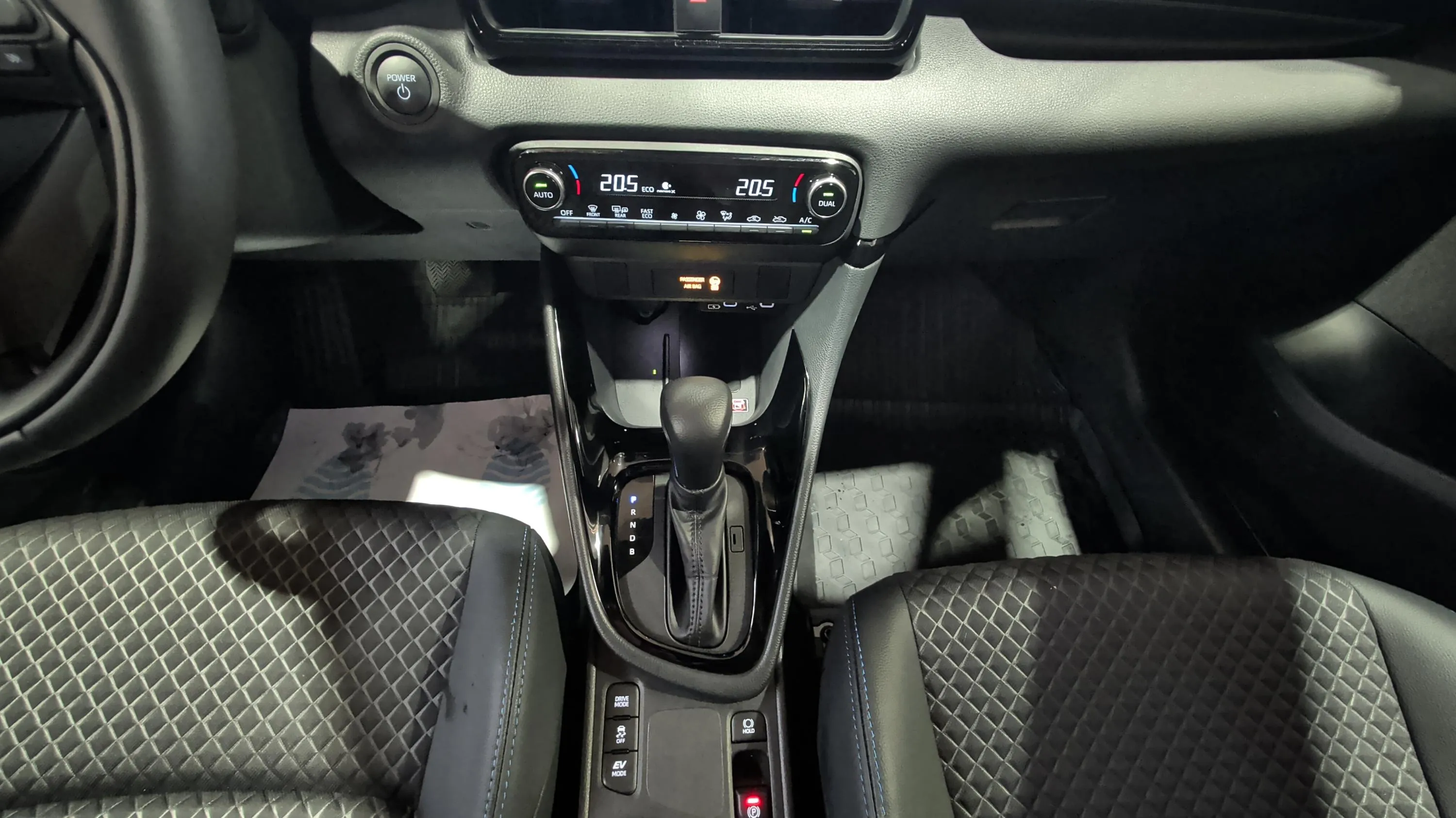 Toyota Yaris 1.5 120H Active Plus - foto 19
