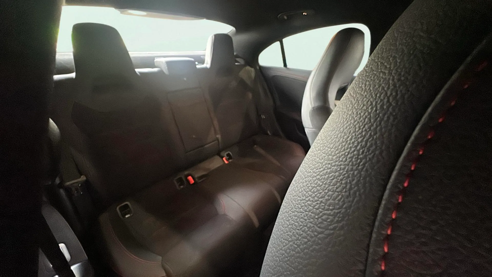 Mercedes-Benz CLA 220 D DCT - foto 25