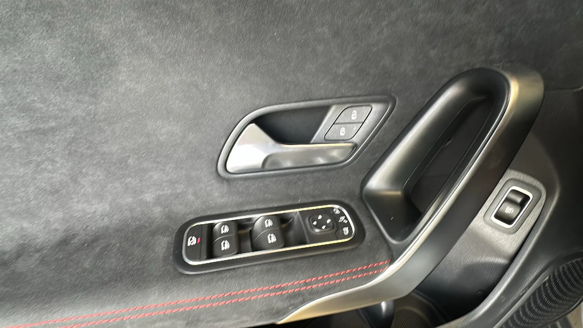 Mercedes-Benz CLA 220 D DCT - foto 27
