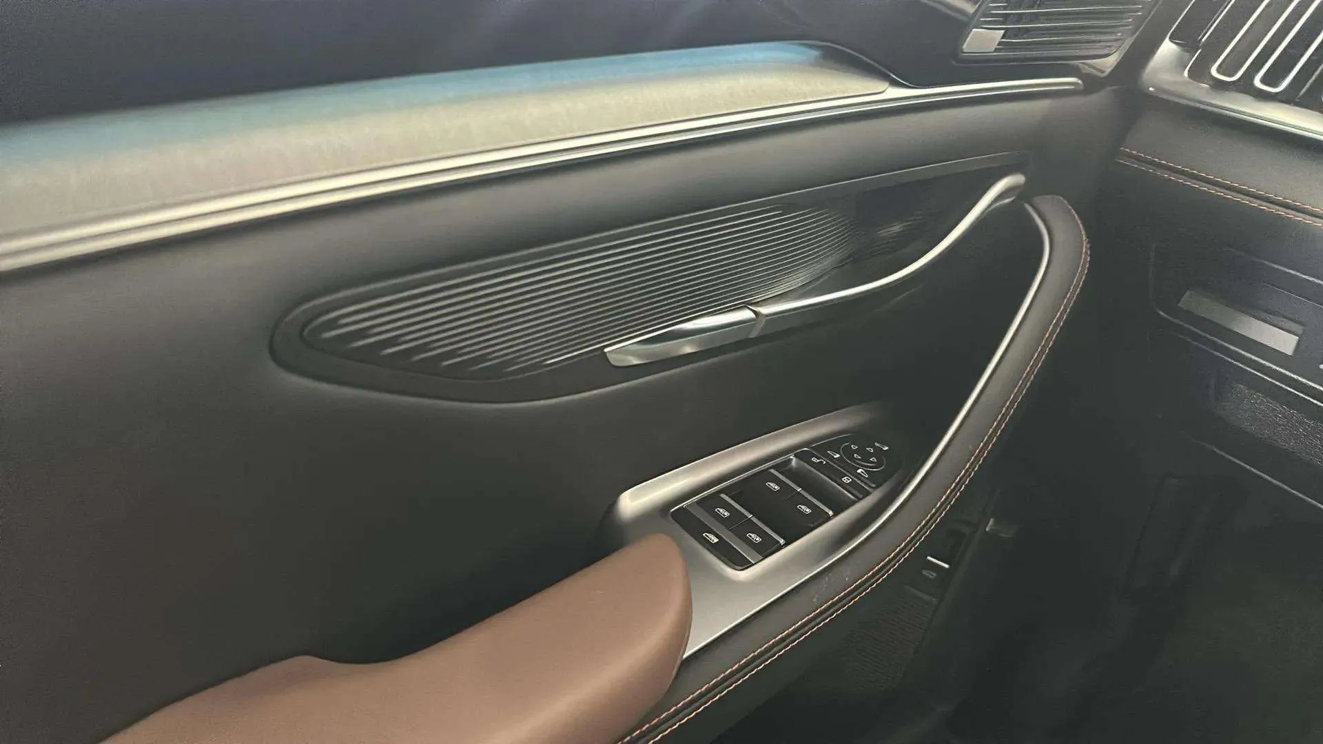 BYD Seal U 72 kWh Comfort - foto 18