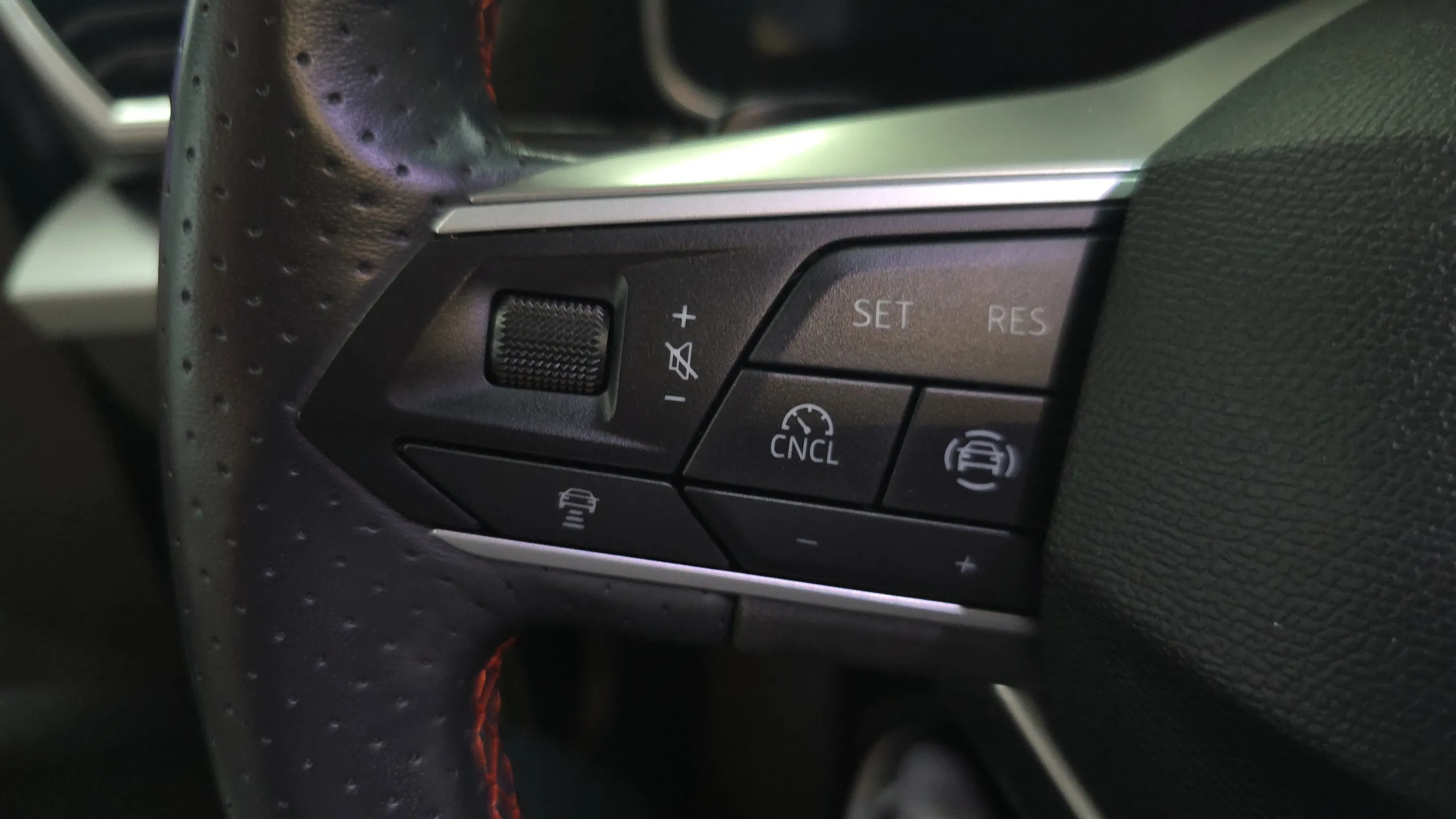 SEAT León 1.5 eTSI DSG FR Spec Edition - foto 25