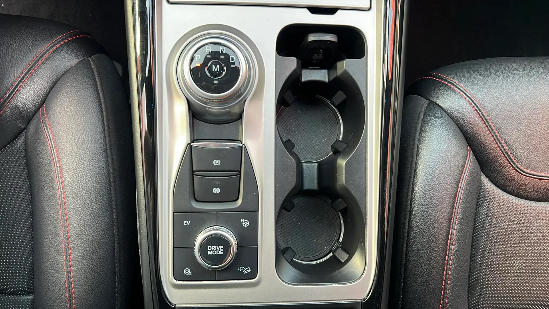 Ford Explorer 3.0 PHEV AWD ST Line - foto 15