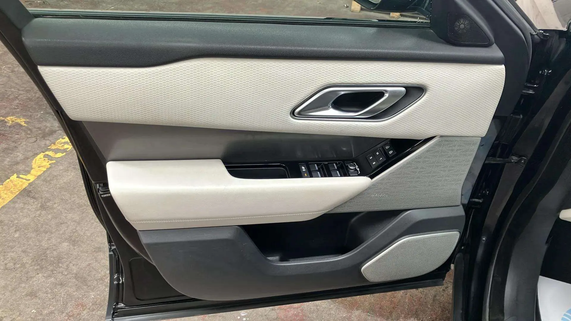 Land Rover Range Rover Velar 2.0 I4 PHEV 4WD - foto 18