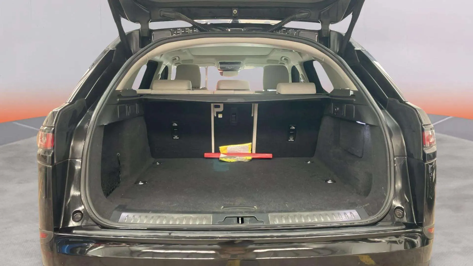Land Rover Range Rover Velar 2.0 I4 PHEV 4WD - foto 16