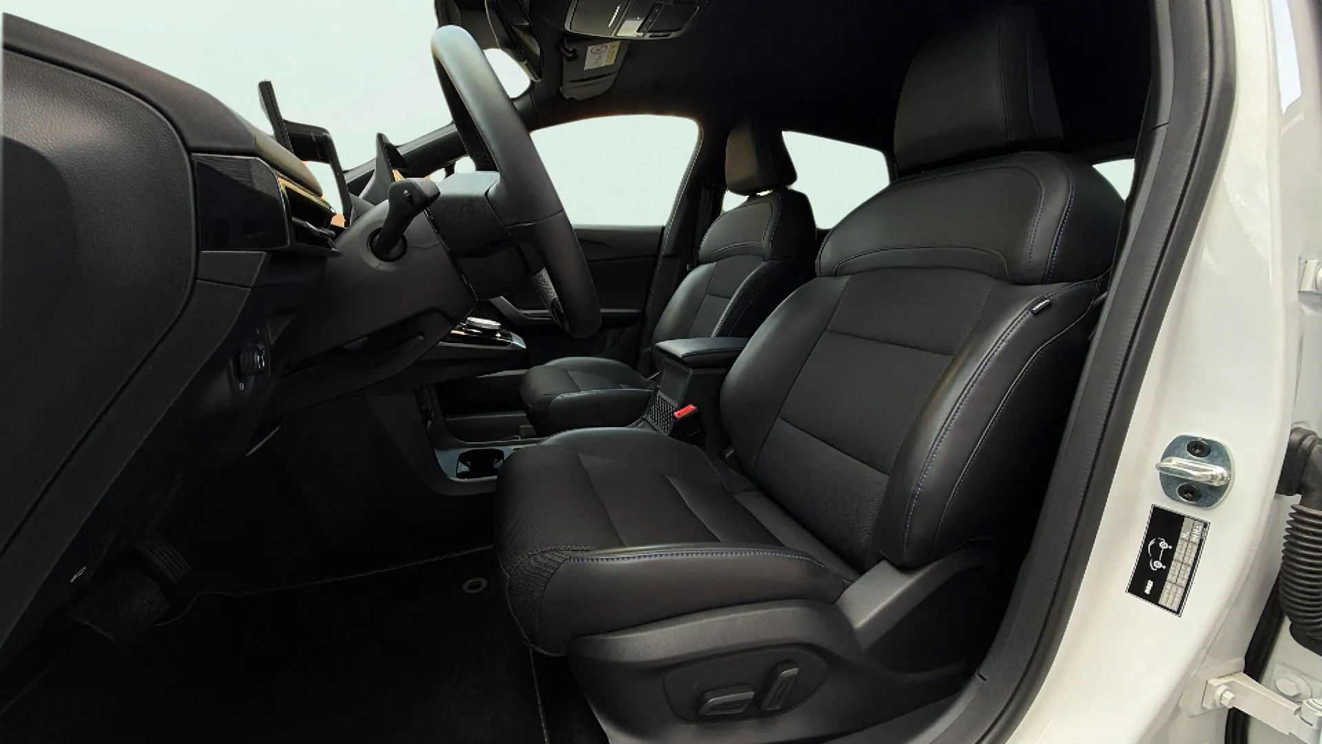 MG MG4 64kWh Luxury - foto 12