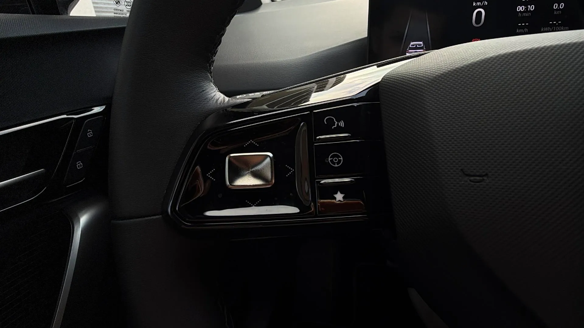 MG MG4 64kWh Luxury - foto 22