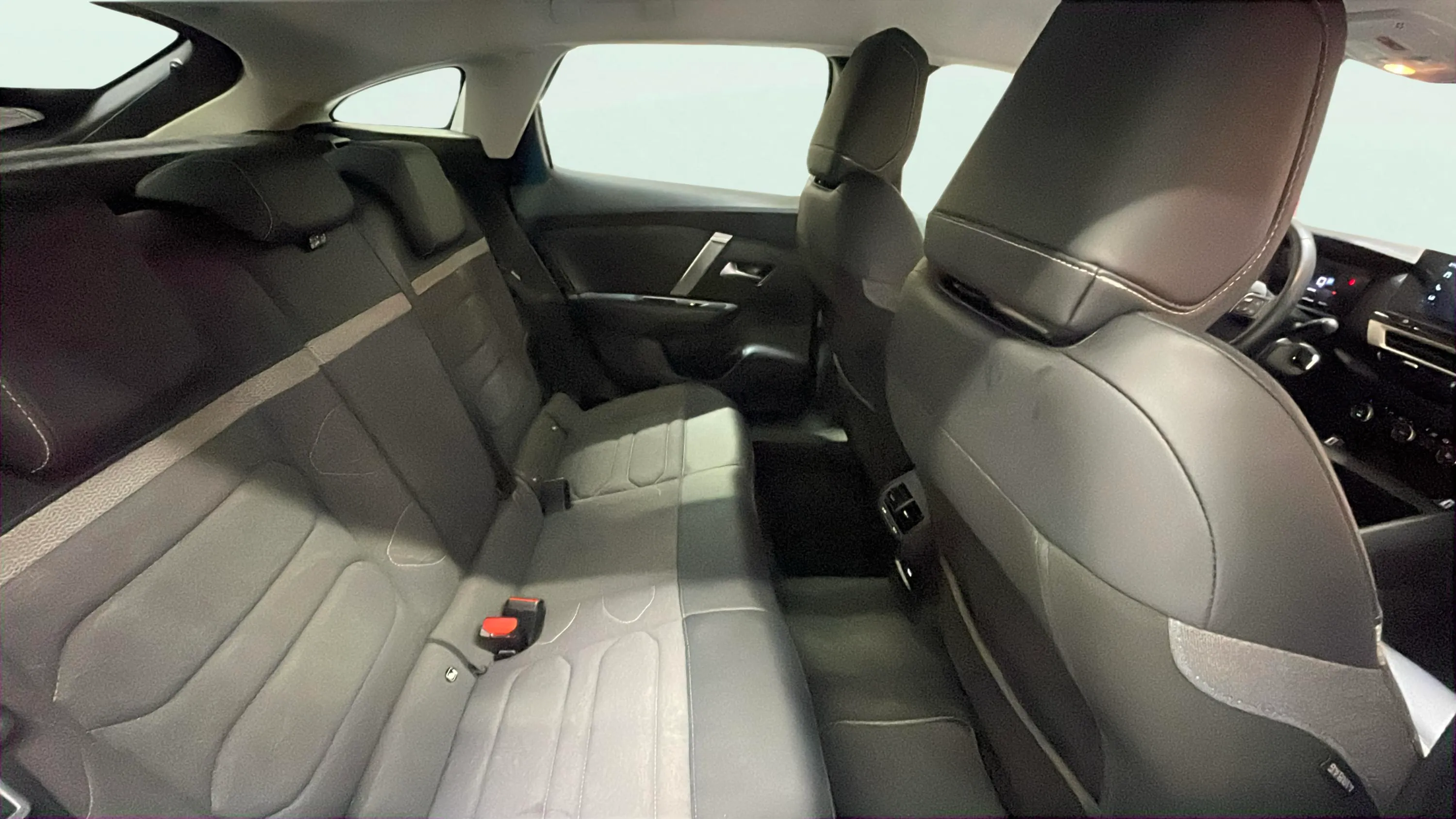 Citroën C4 PureTech 130 Plus - foto 23