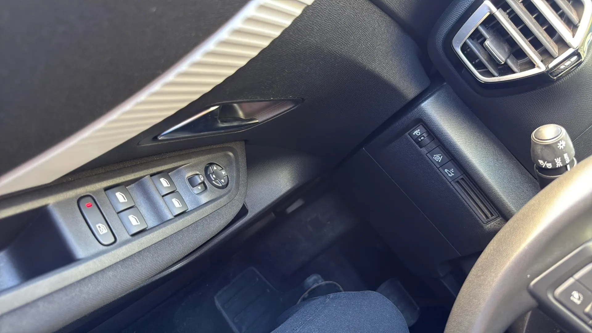 Citroën C4 X Hybrid 136 e-DCS6 You - foto 18
