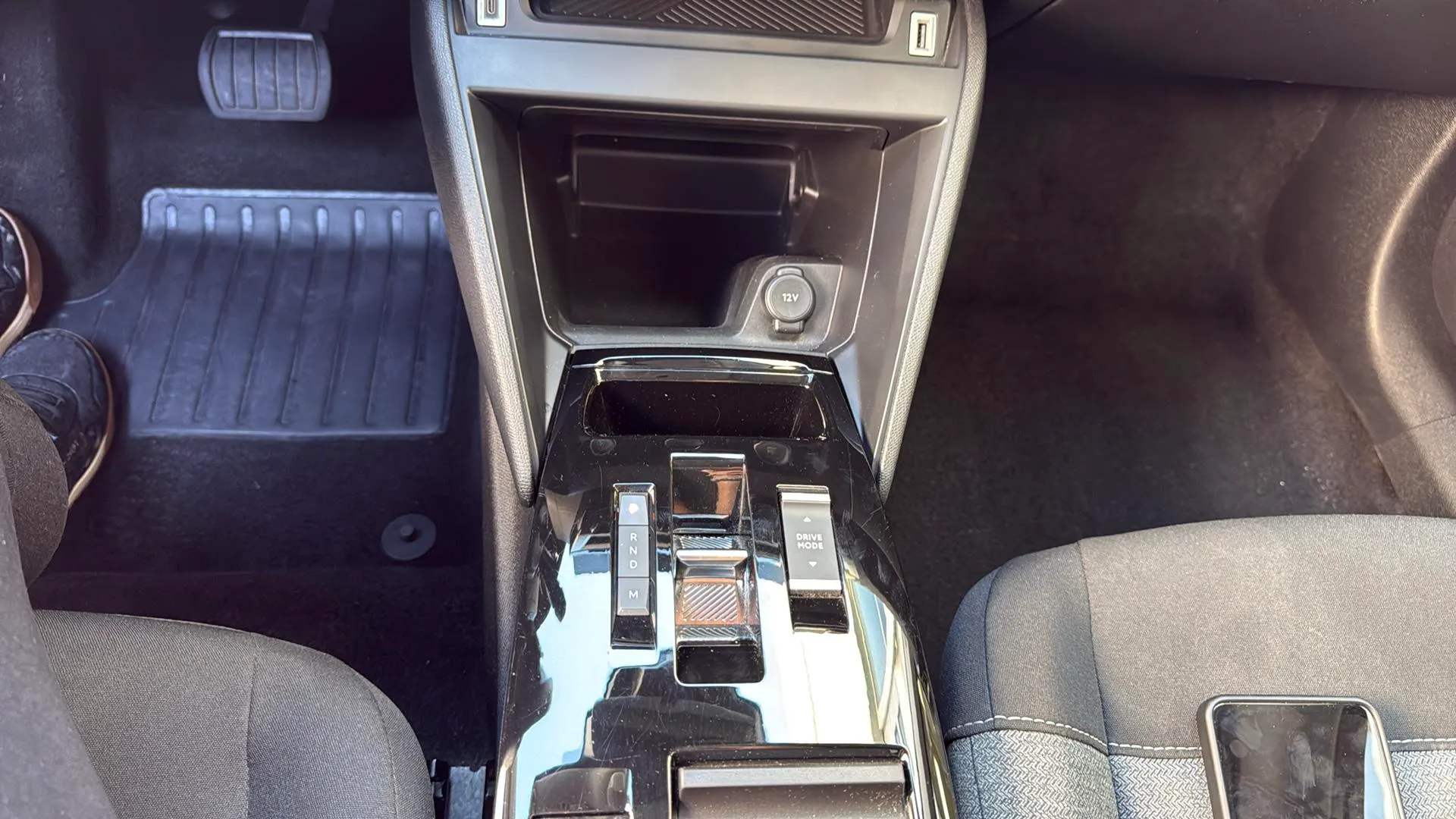 Citroën C4 X Hybrid 136 e-DCS6 You - foto 17