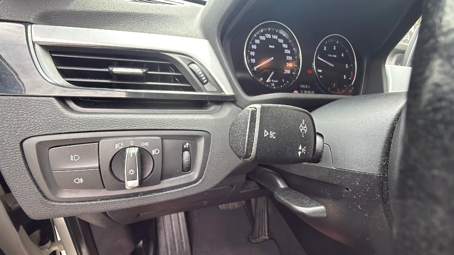 BMW X1 sDrive18d - foto 19