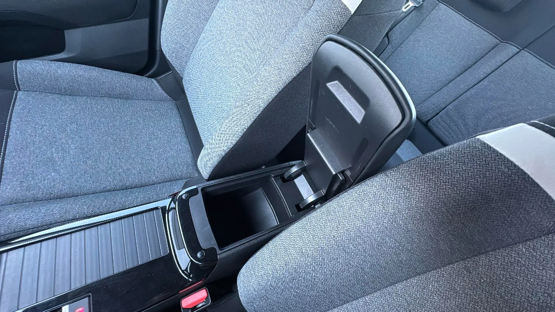Citroën C4 X Hybrid 136 e-DCS6 You - foto 27