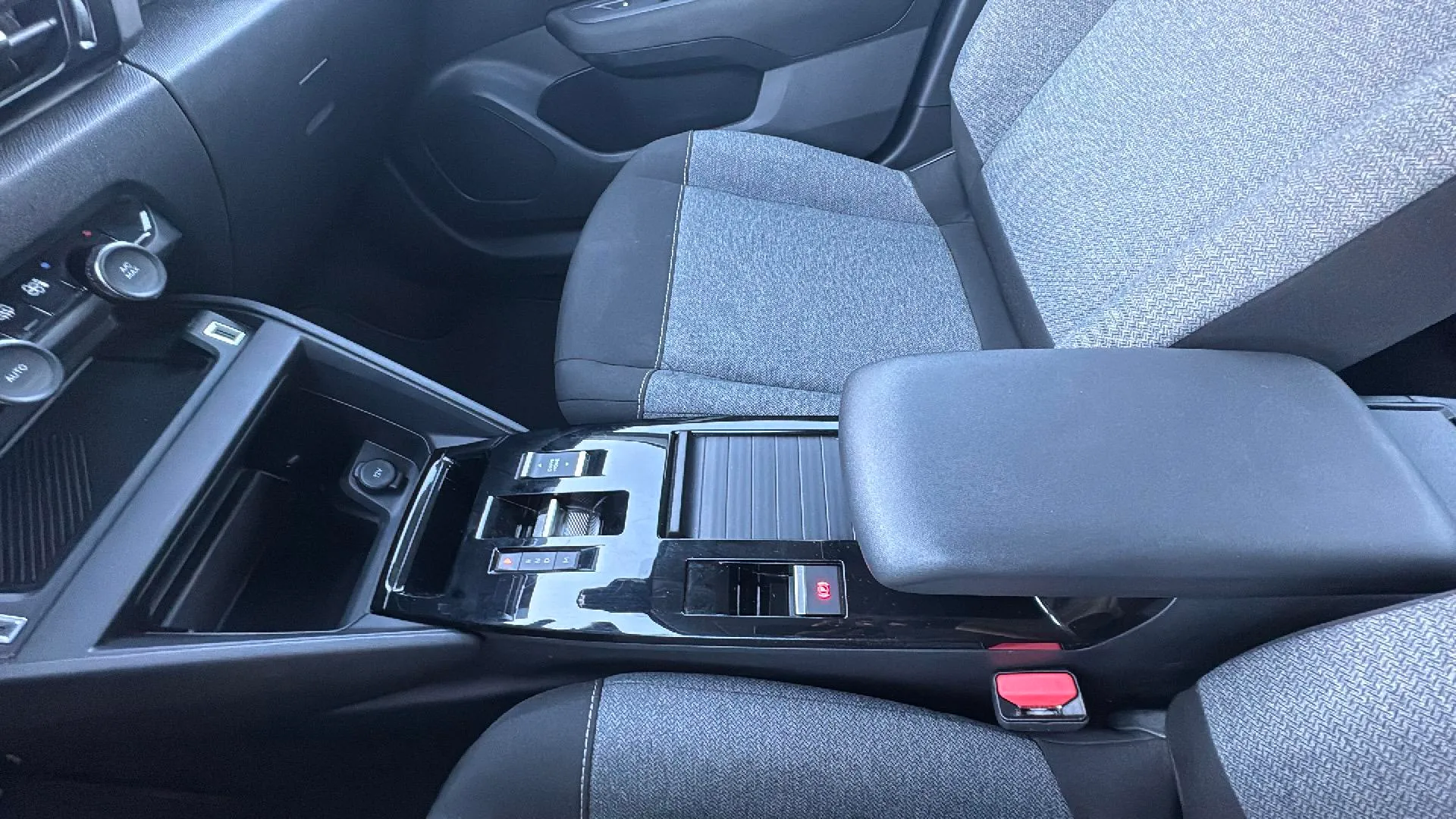 Citroën C4 X Hybrid 136 e-DCS6 You - foto 26