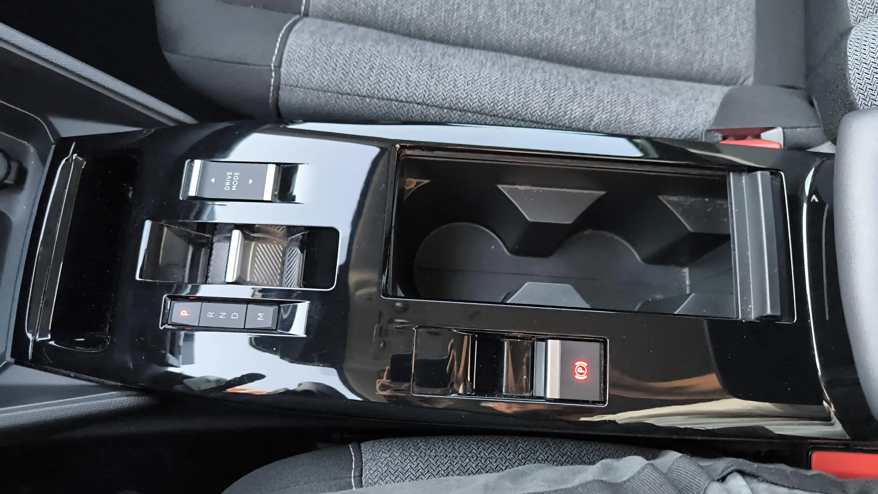 Citroën C4 X Hybrid 136 e-DCS6 You - foto 38
