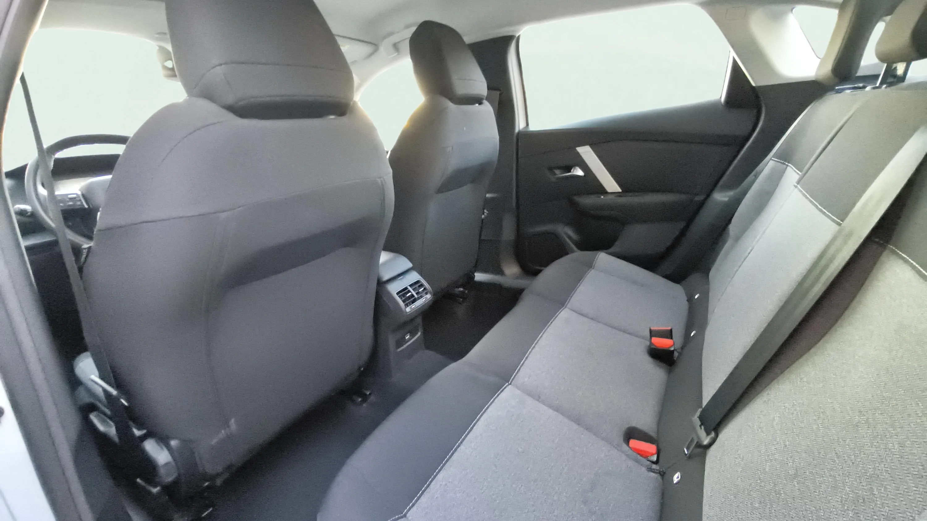 Citroën C4 X Hybrid 136 e-DCS6 You - foto 27