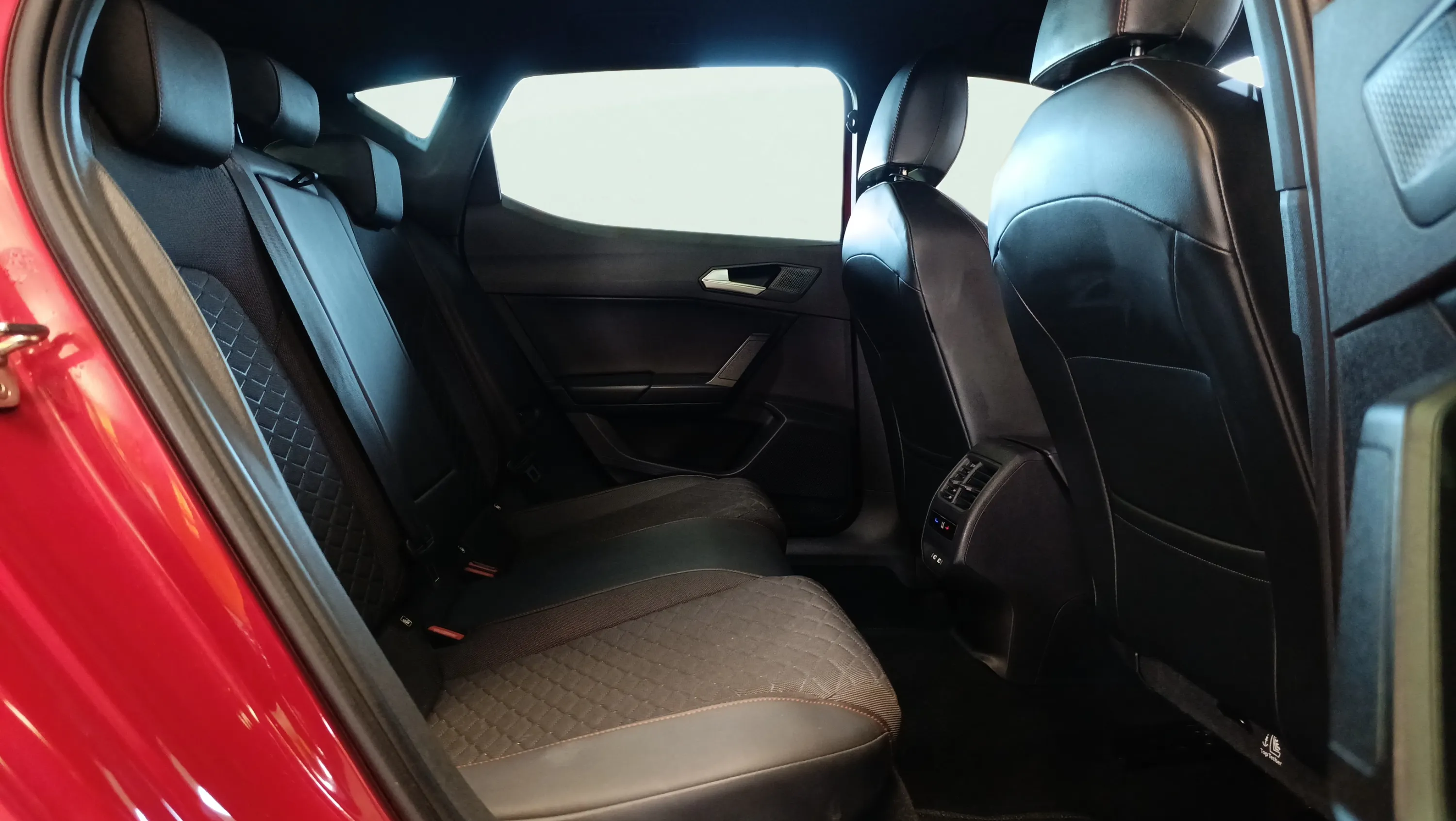 SEAT León 1.0 TSI FR 25 Aniversario - foto 38