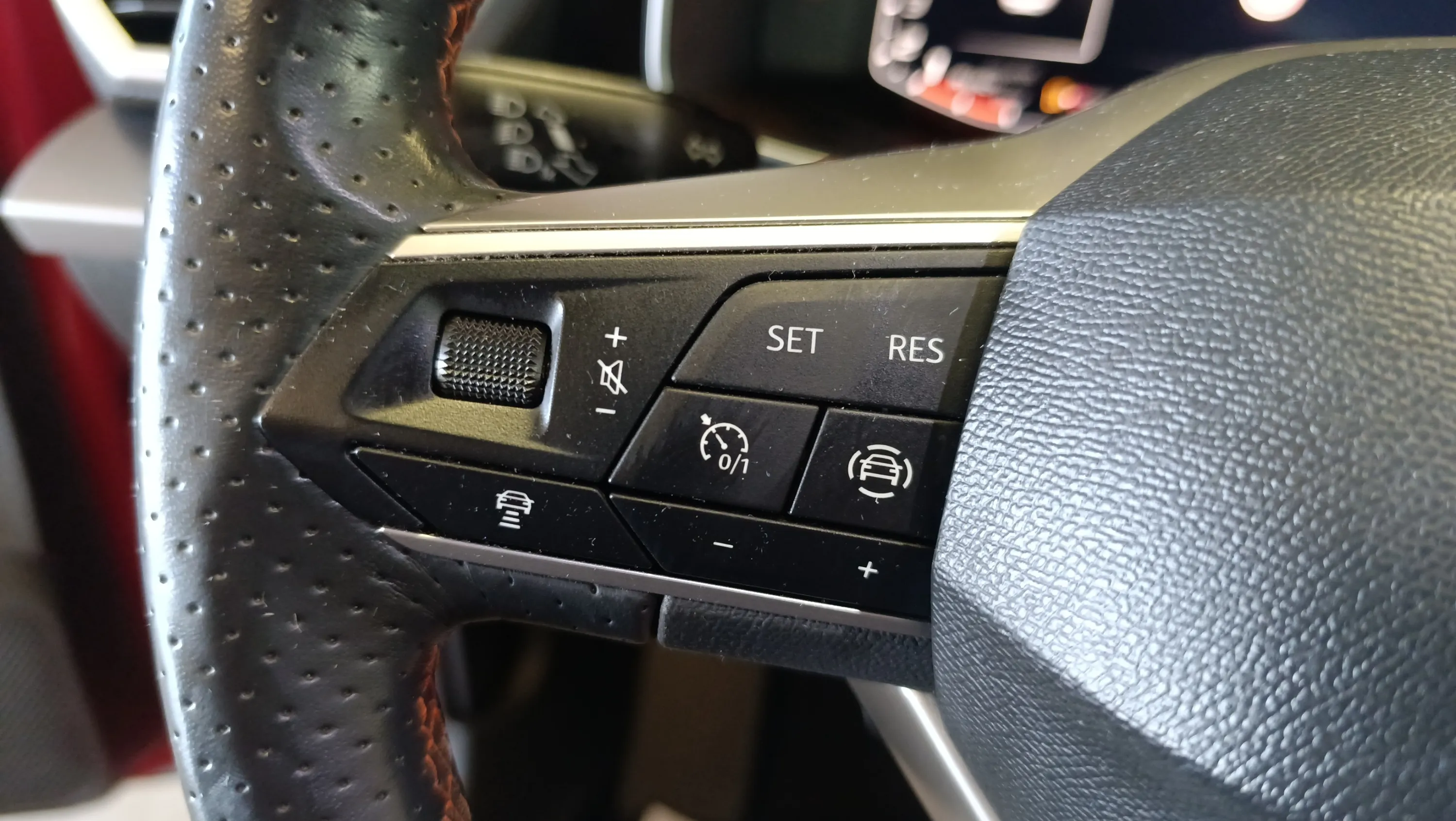SEAT León 1.0 TSI FR 25 Aniversario - foto 11