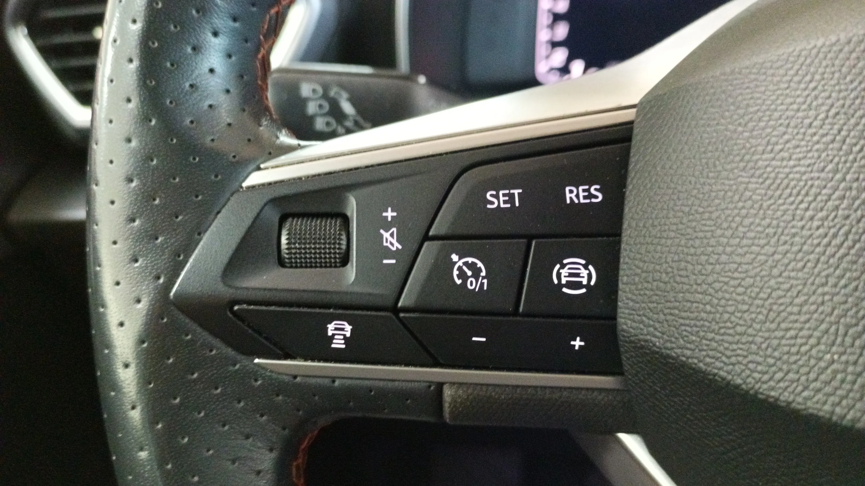 SEAT León 1.0 TSI FR 25 Aniversario - foto 16