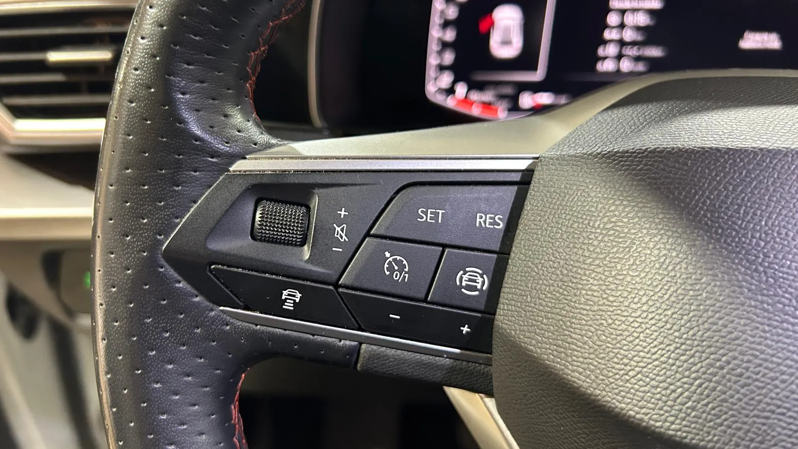 SEAT León 1.0 TSI FR 25 Aniversario - foto 24