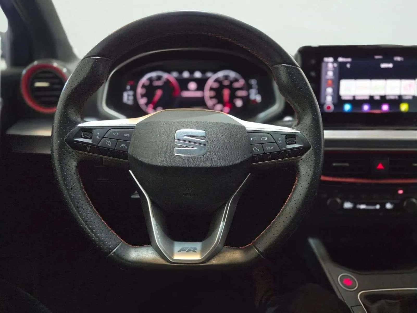SEAT Ibiza 1.0 TSI FR - foto 21